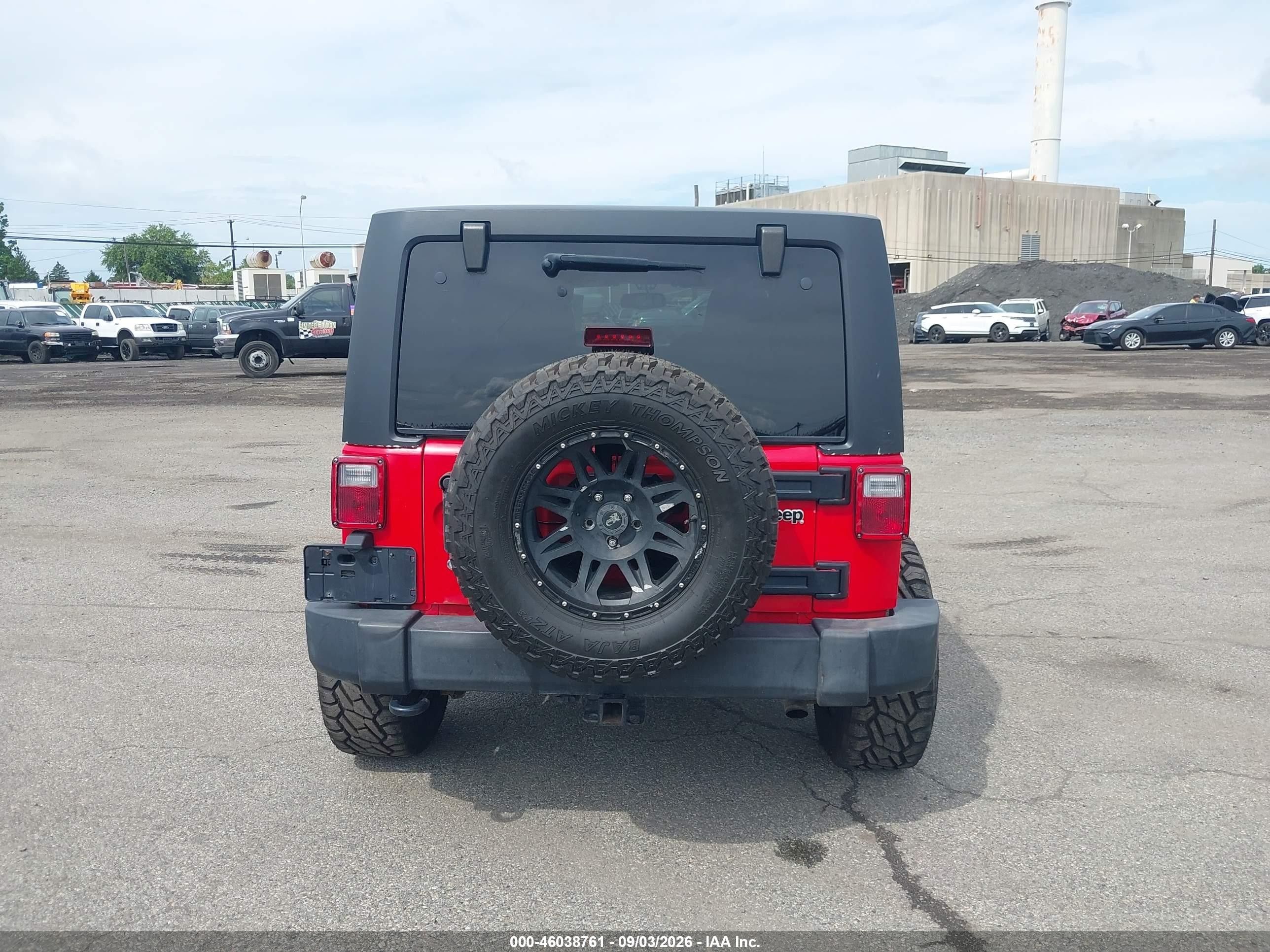 2015 Jeep Wrangler Unlimited Sport Red vin: 1C4BJWDGXFL555318