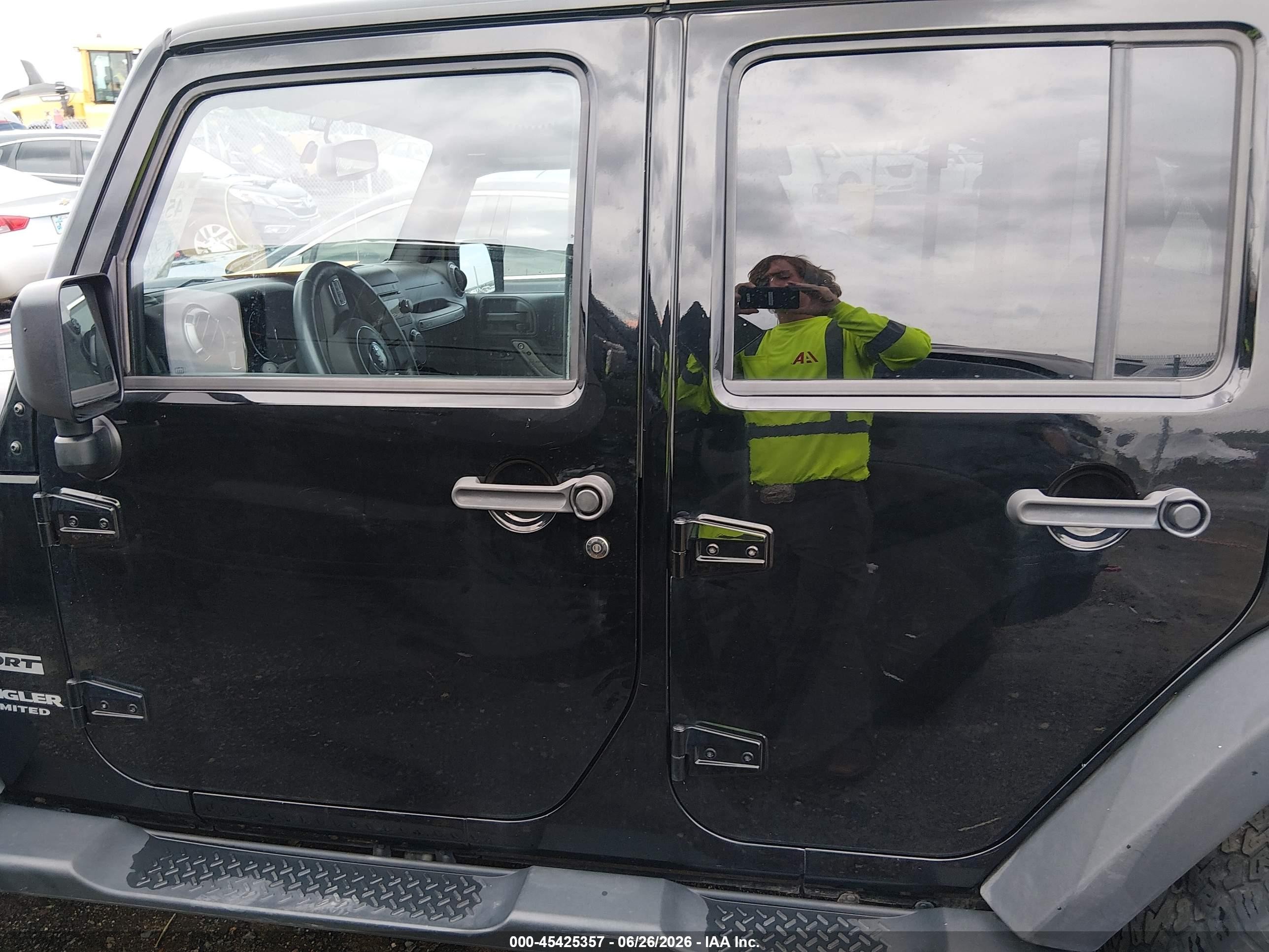 2015 Jeep Wrangler Unlimited Sport Black vin: 1C4BJWDGXFL577724