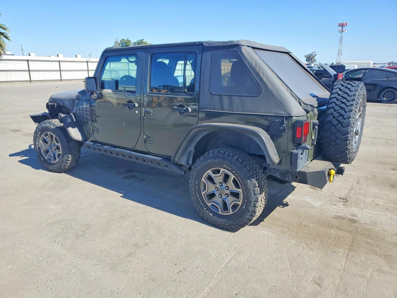 2015 Jeep Wrangler Unlimited Sport Green vin: 1C4BJWDGXFL592398