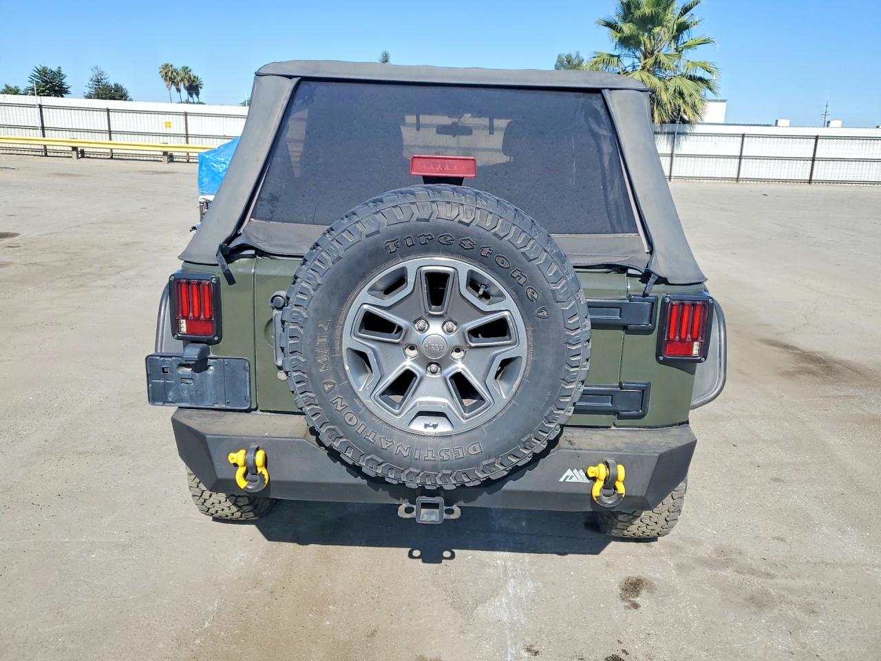 2015 Jeep Wrangler Unlimited Sport Green vin: 1C4BJWDGXFL592398