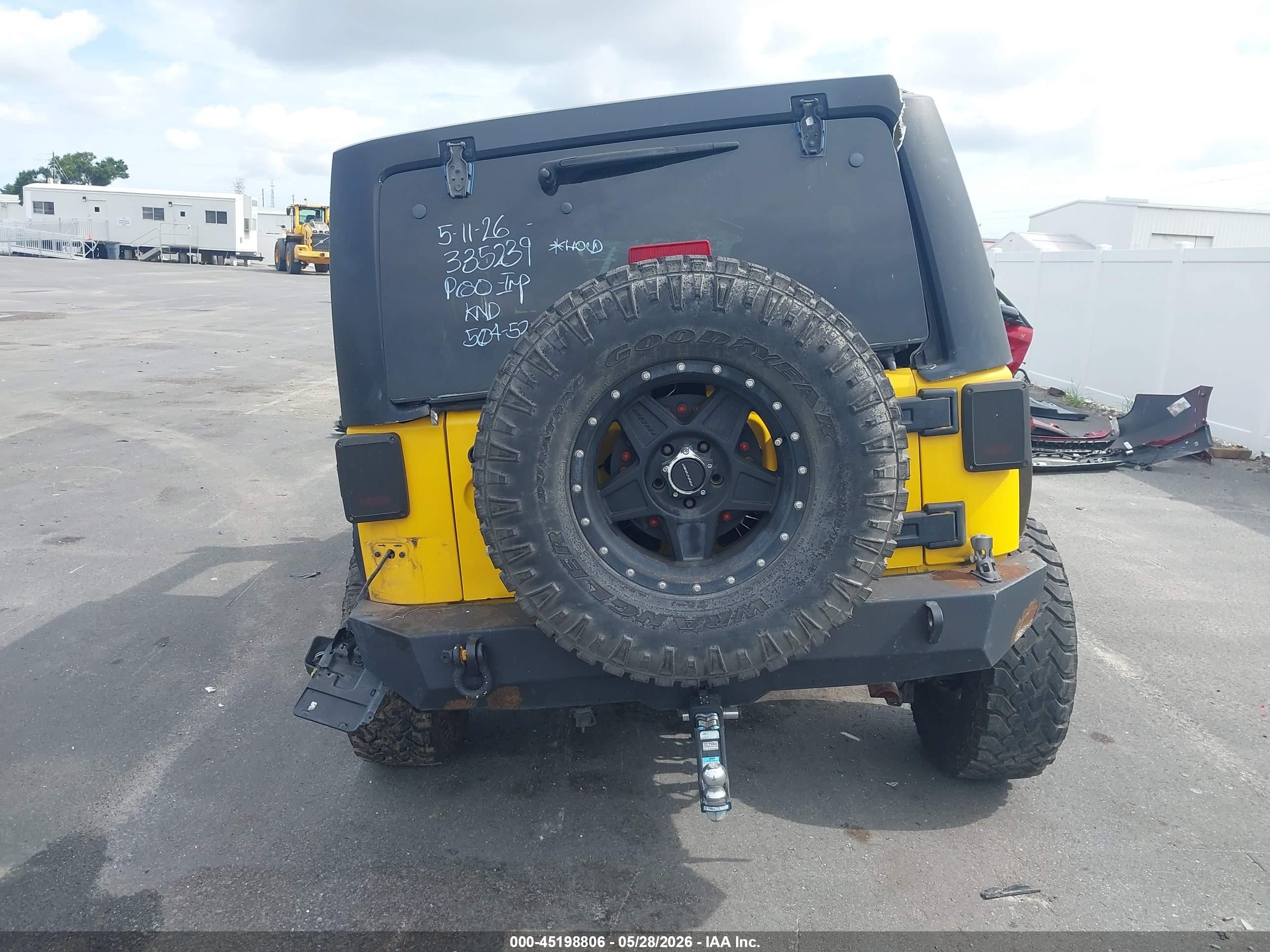 2015 Jeep Wrangler Unlimited Sport Yellow vin: 1C4BJWDGXFL609412
