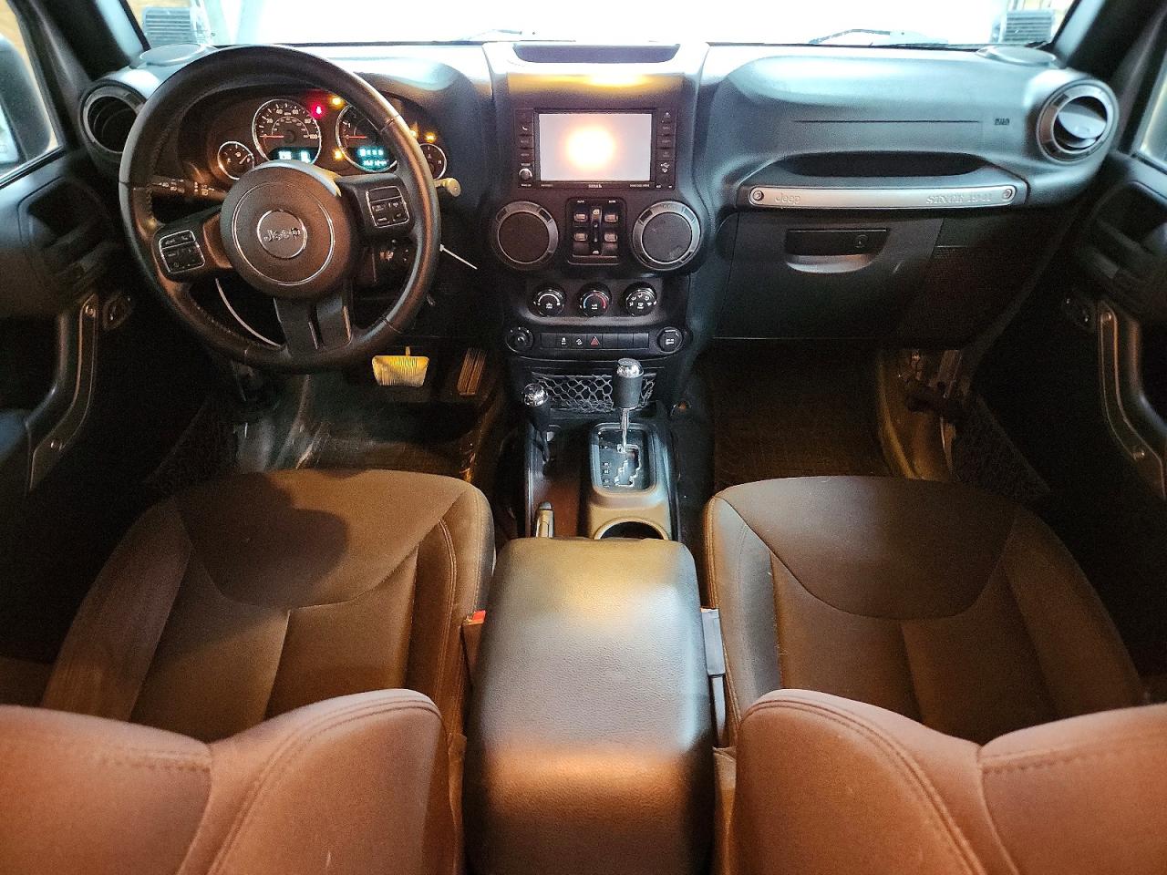 2015 Jeep Wrangler Unlimited Sport Silver vin: 1C4BJWDGXFL660862