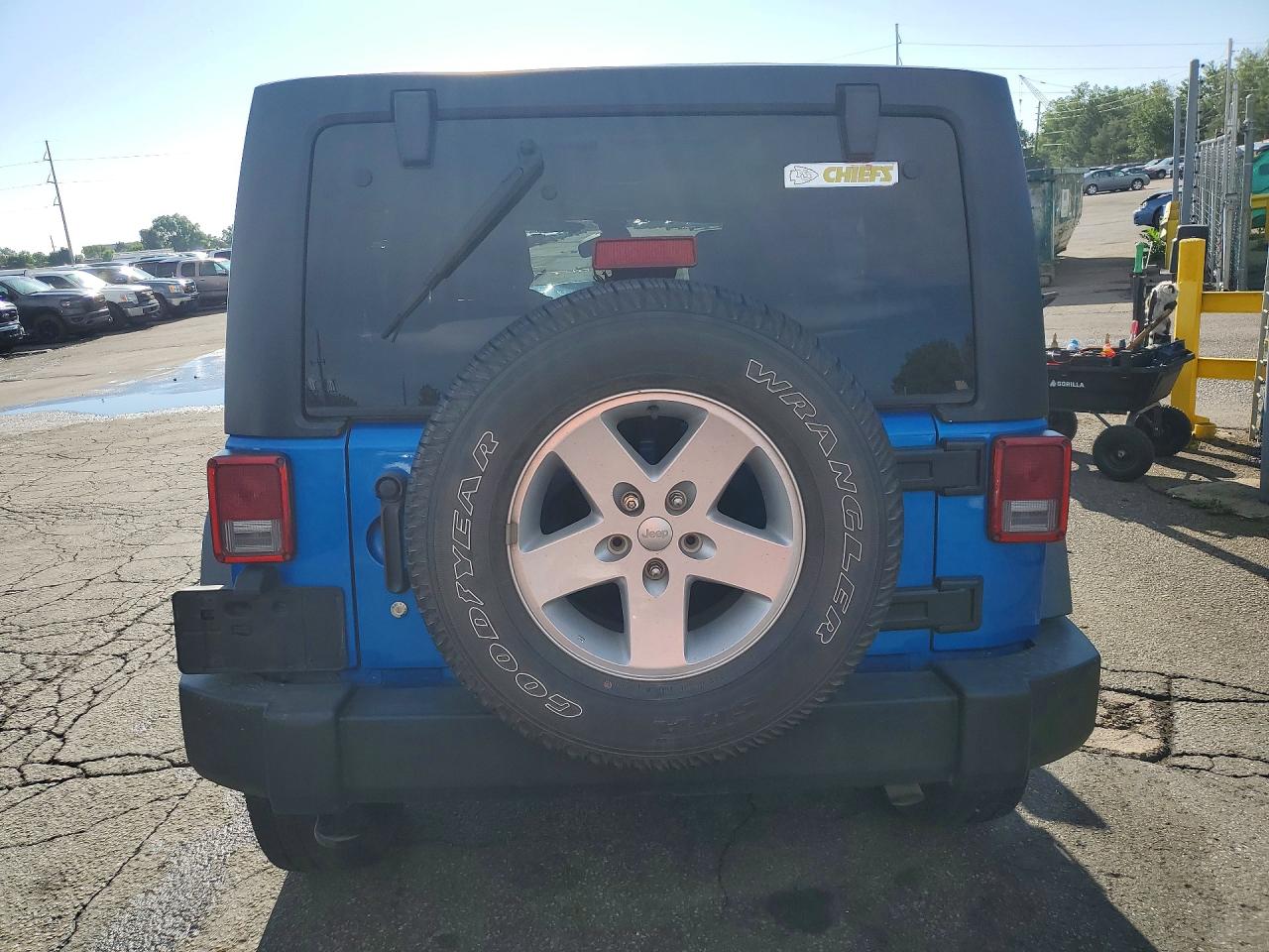2015 Jeep Wrangler Unlimited Sport Blue vin: 1C4BJWDGXFL732093