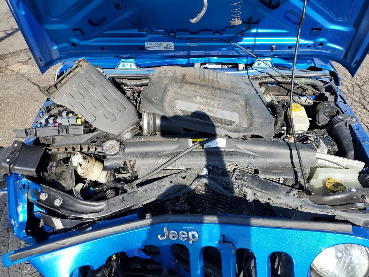 2015 Jeep Wrangler Unlimited Sport Blue vin: 1C4BJWDGXFL732093