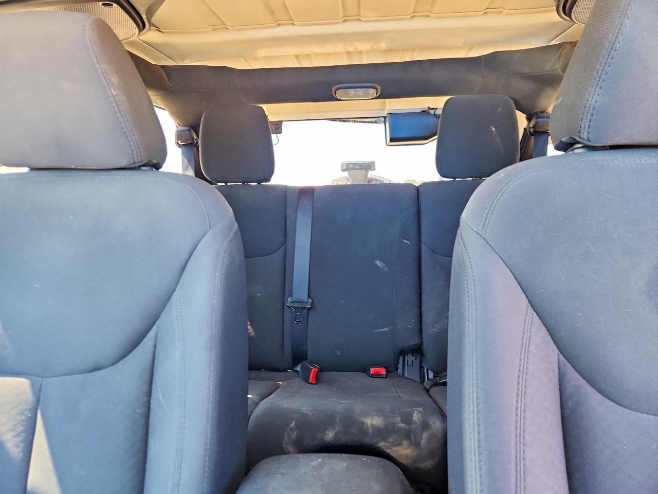 2015 Jeep Wrangler Unlimited Sport Синий vin: 1C4BJWDGXFL744342