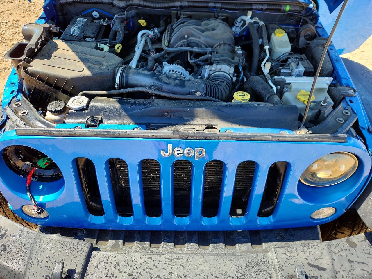 2015 Jeep Wrangler Unlimited Sport Синий vin: 1C4BJWDGXFL744342