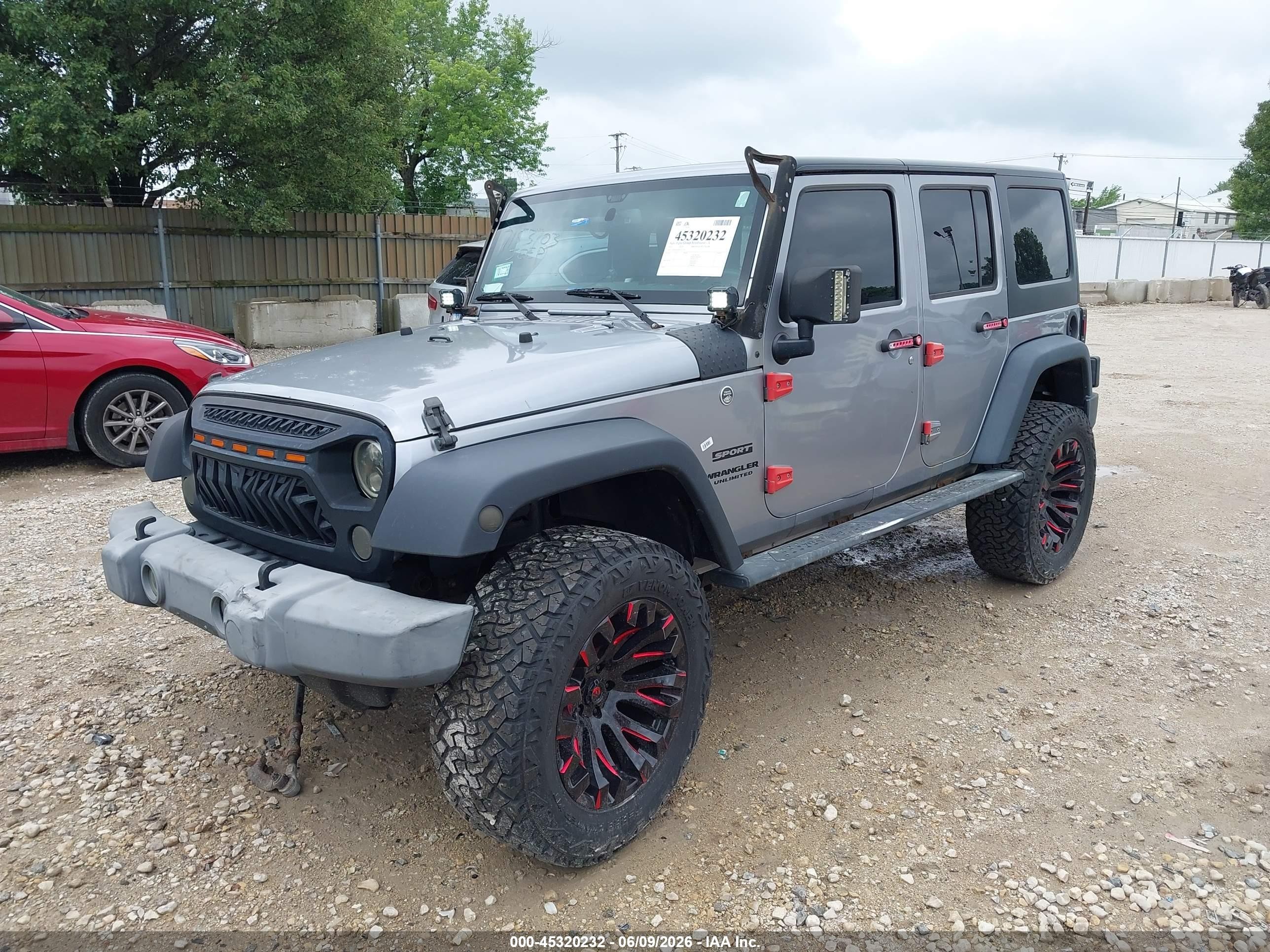 2016 Jeep Wrangler Unlimited Sport Silver vin: 1C4BJWDGXGL217192