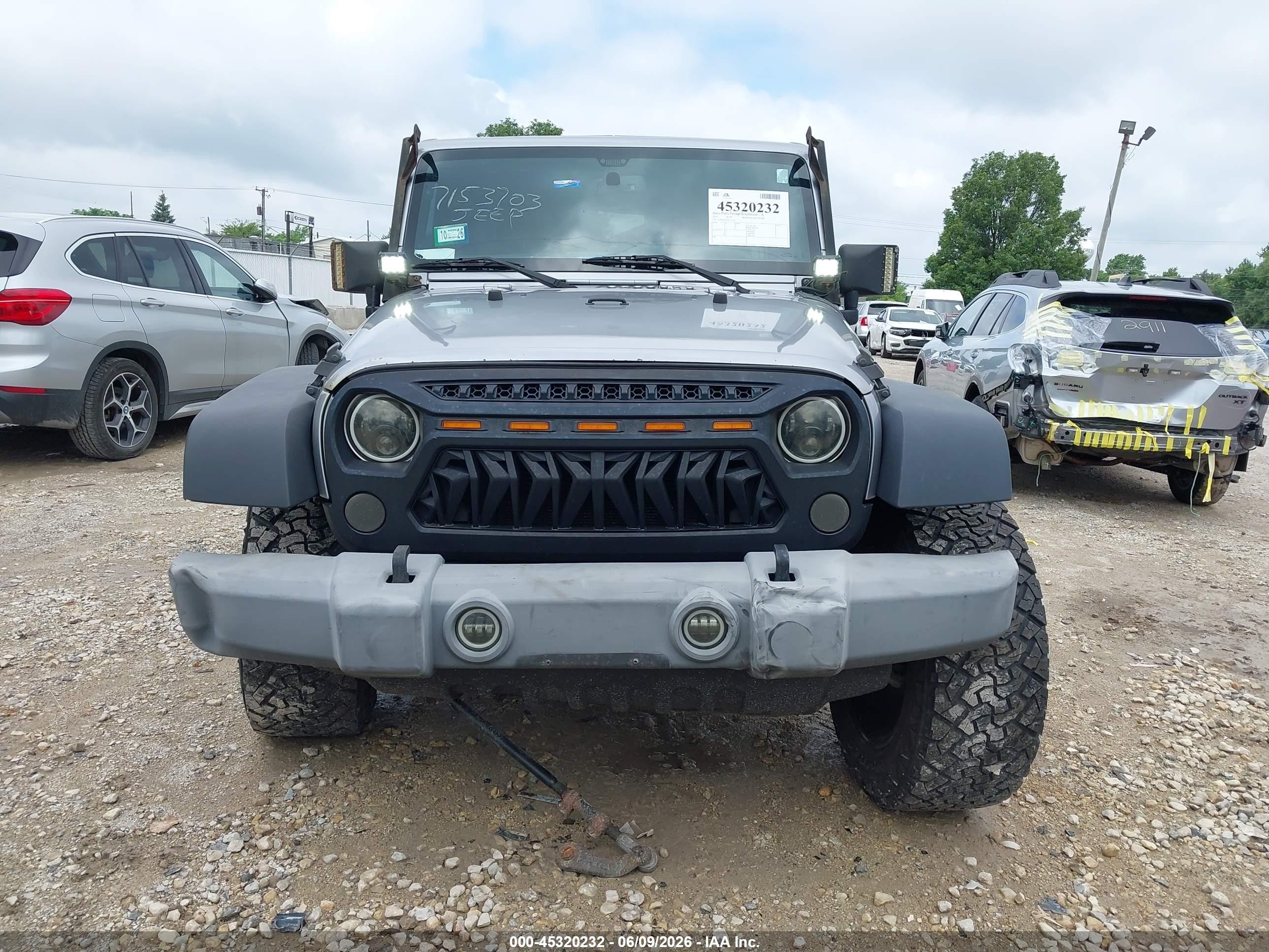 2016 Jeep Wrangler Unlimited Sport Silver vin: 1C4BJWDGXGL217192