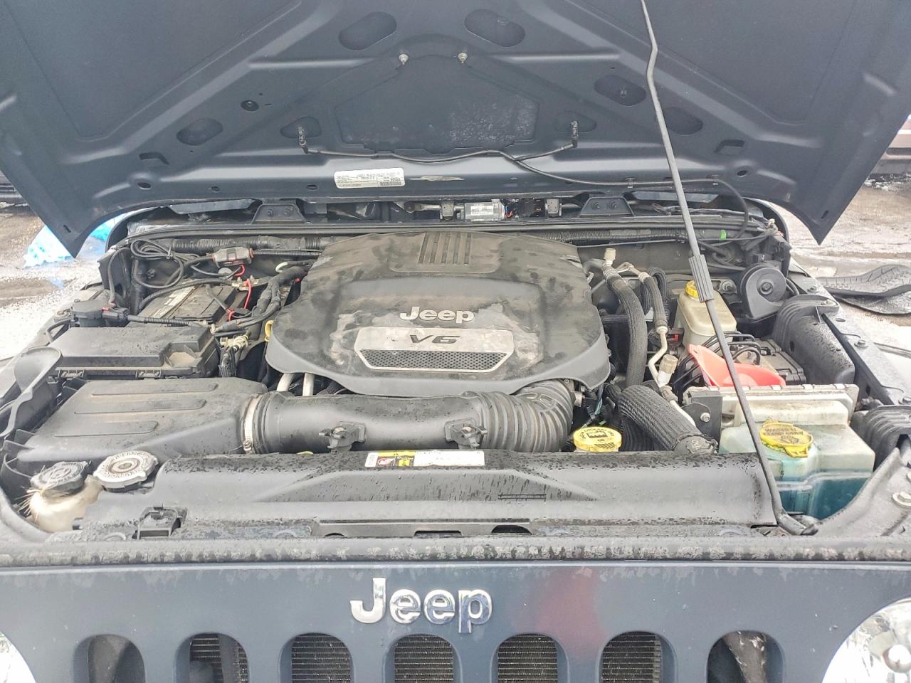 2016 Jeep Wrangler Unlimited Sport Blue vin: 1C4BJWDGXGL246031