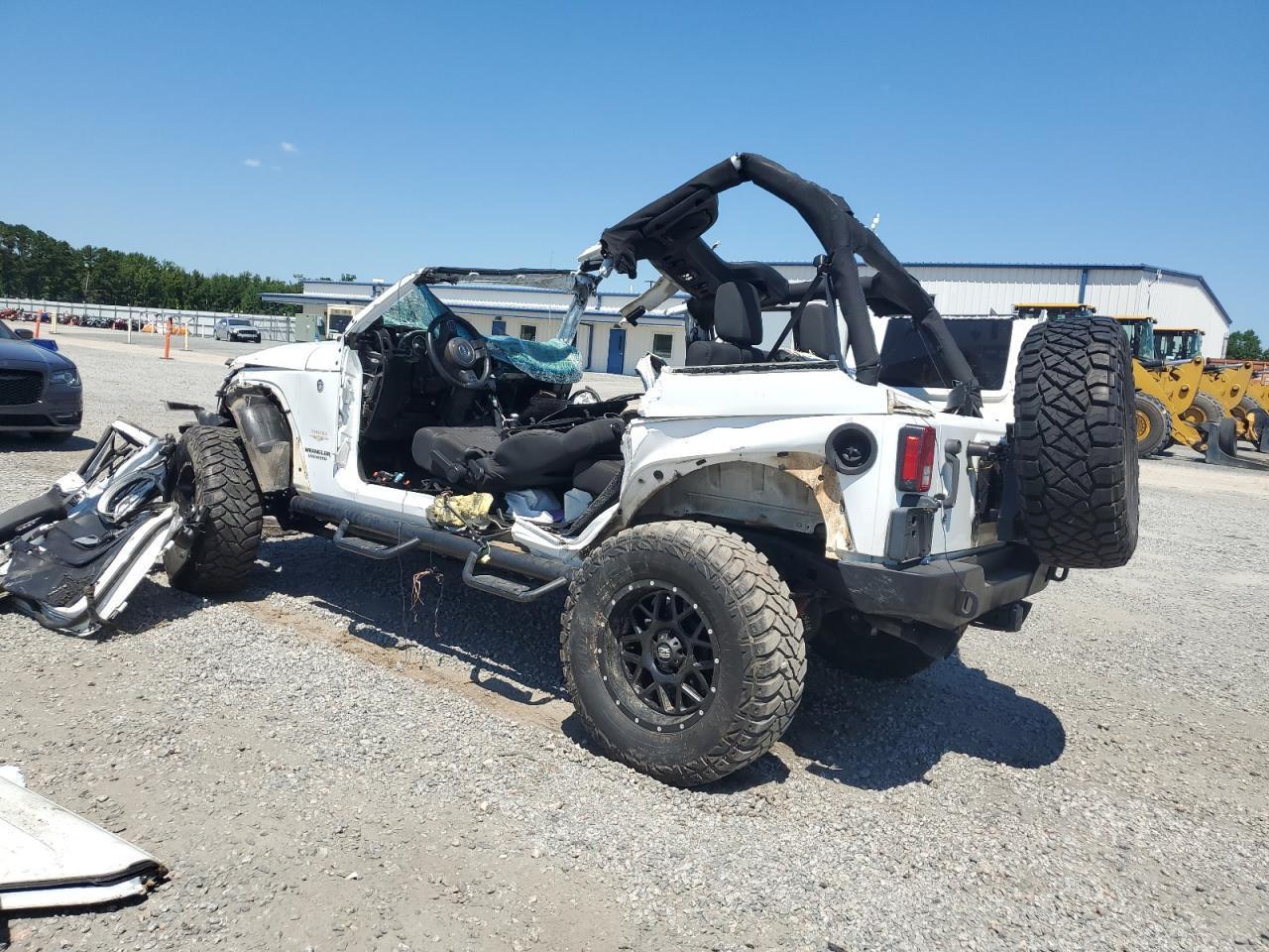 2012 Jeep Wrangler Unlimited Sahara White vin: 1C4BJWEG0CL143502