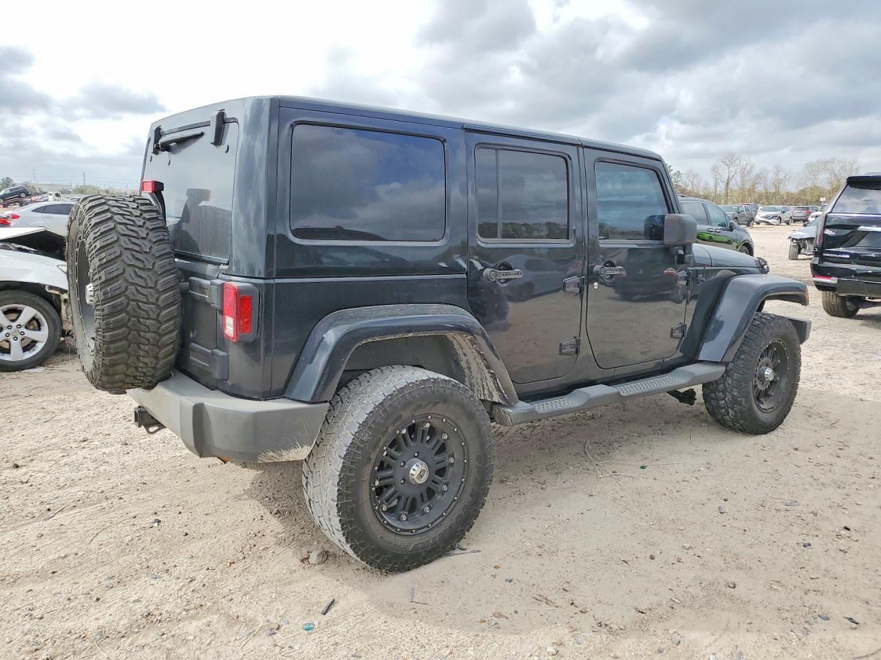 2012 Jeep Wrangler Unlimited Sahara Black vin: 1C4BJWEG0CL168237
