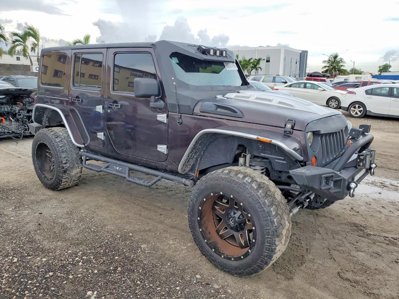 2012 Jeep Wrangler Unlimited Sahara Бордовый vin: 1C4BJWEG0CL243793