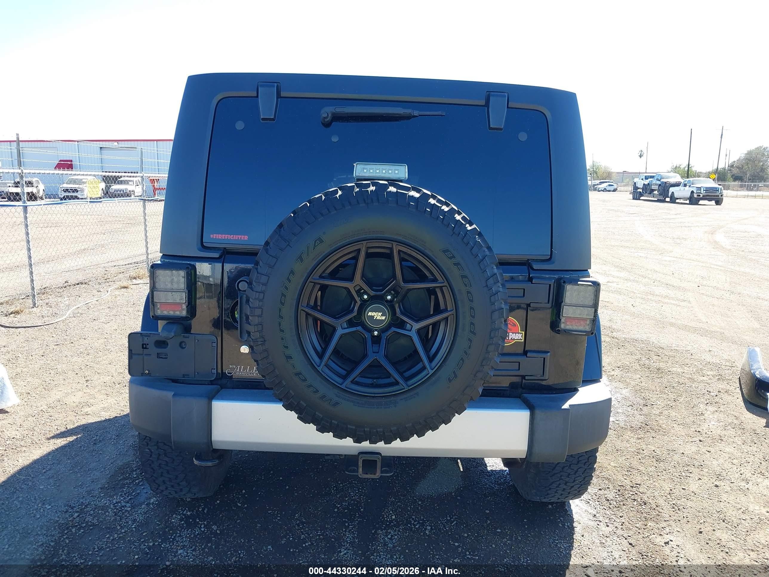 2013 Jeep Wrangler Unlimited Sahara Black vin: 1C4BJWEG0DL505054