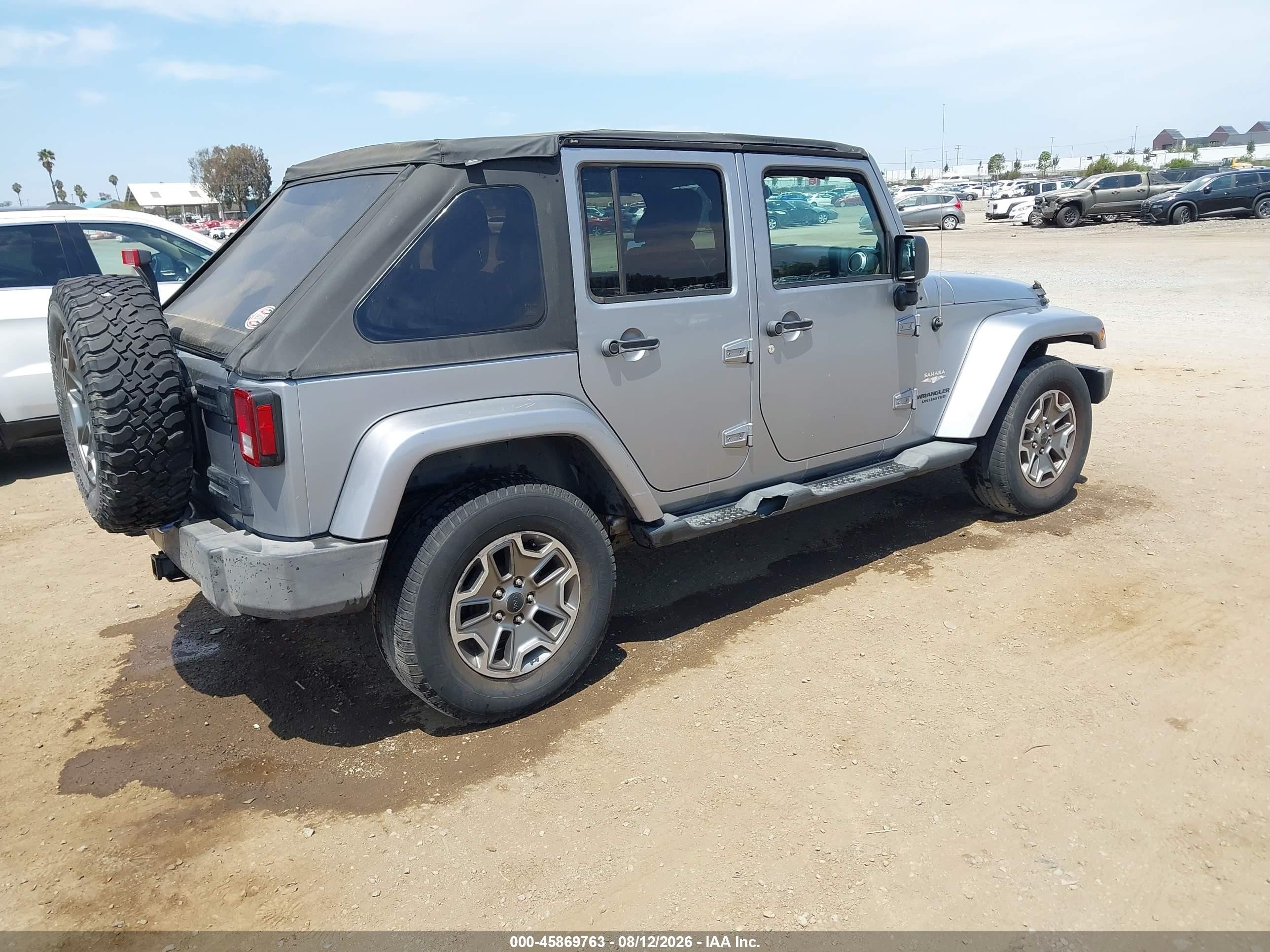 2013 Jeep Wrangler Unlimited Sahara Gray vin: 1C4BJWEG0DL549975