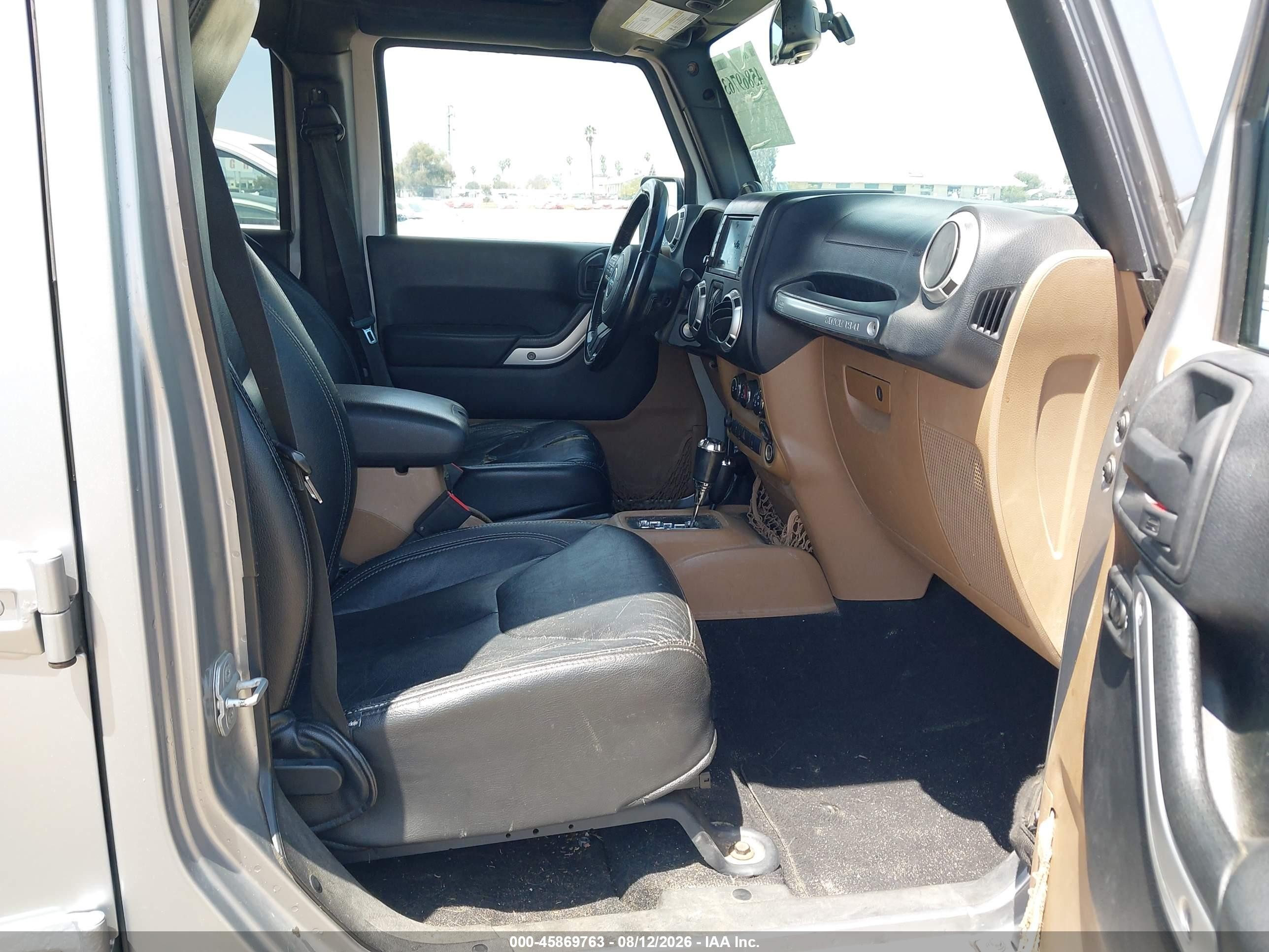 2013 Jeep Wrangler Unlimited Sahara Gray vin: 1C4BJWEG0DL549975