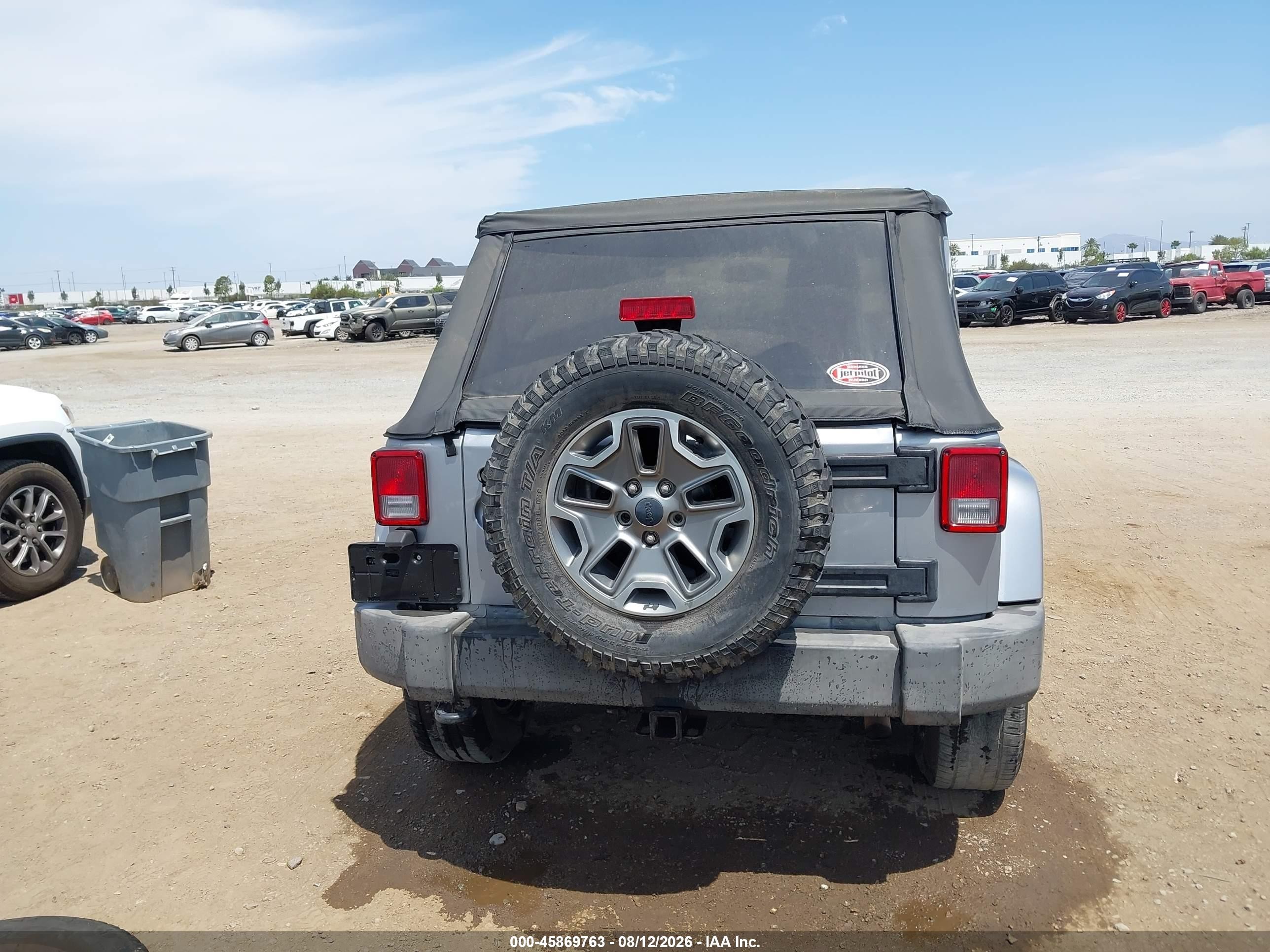 2013 Jeep Wrangler Unlimited Sahara Gray vin: 1C4BJWEG0DL549975