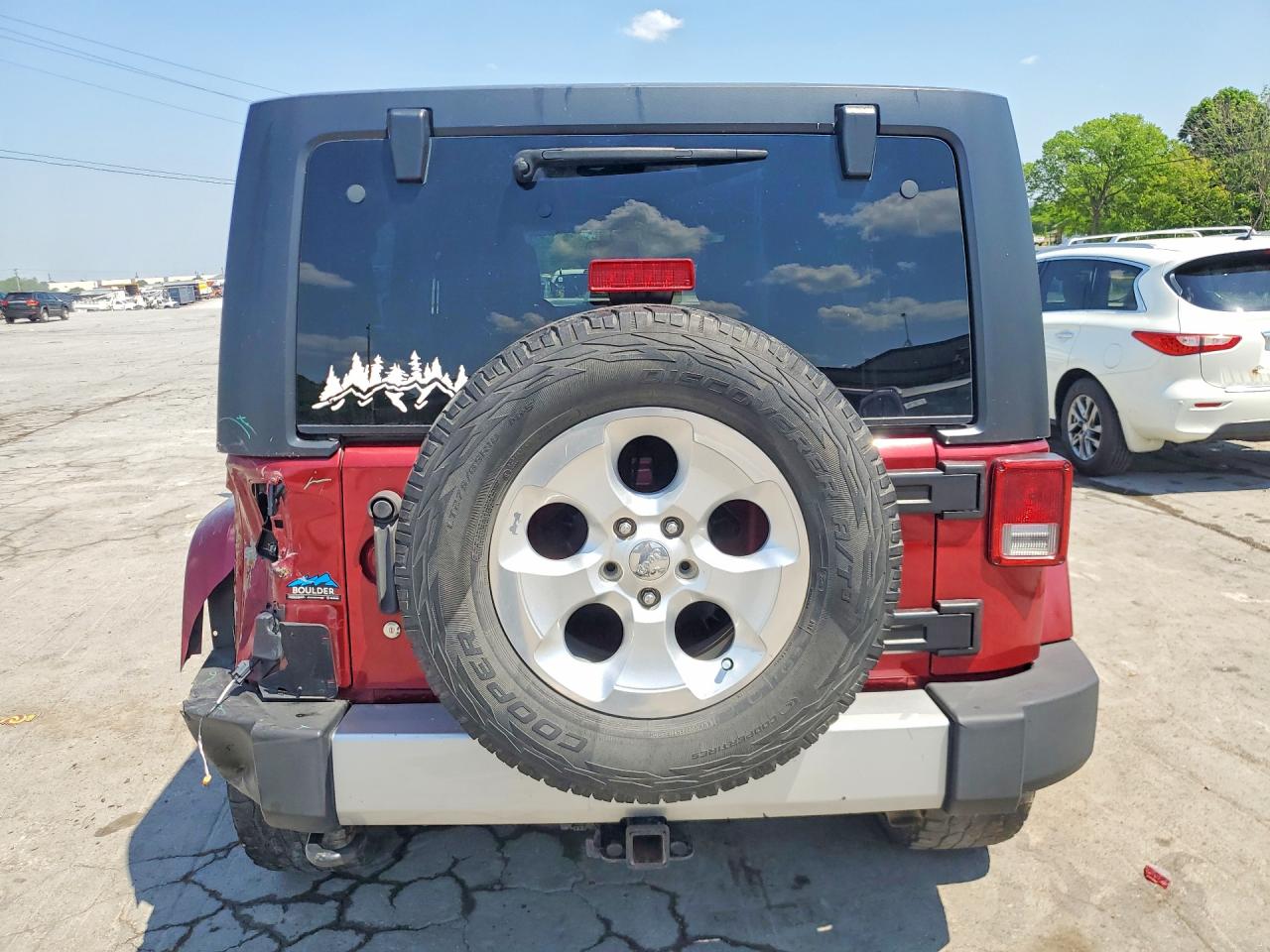 2013 Jeep Wrangler Unlimited Sahara Maroon vin: 1C4BJWEG0DL590073