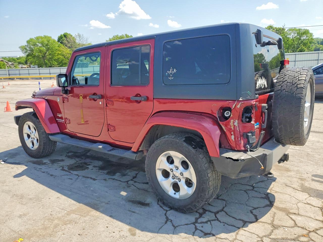 2013 Jeep Wrangler Unlimited Sahara Maroon vin: 1C4BJWEG0DL590073