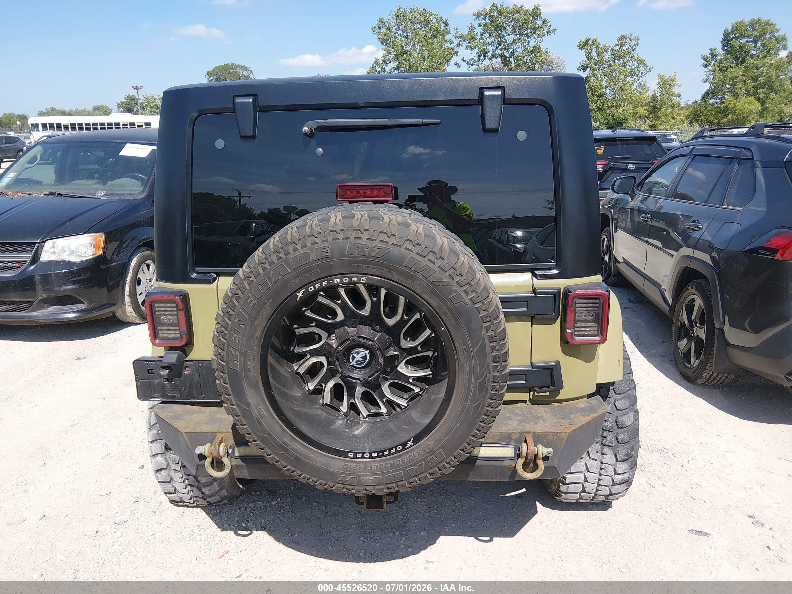 2013 Jeep Wrangler Unlimited Sahara Green vin: 1C4BJWEG0DL590137
