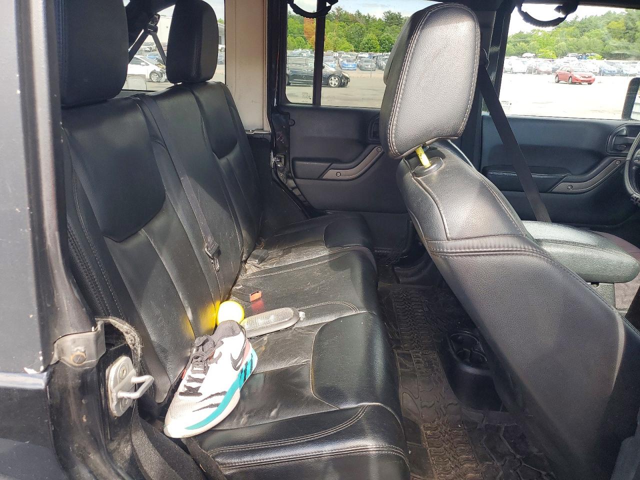 2013 Jeep Wrangler Unlimited Sahara Black vin: 1C4BJWEG0DL601136