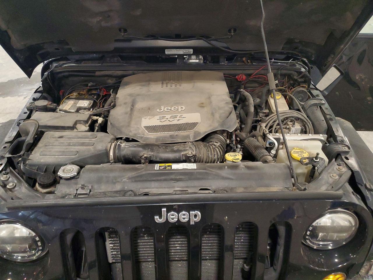 2013 Jeep Wrangler Unlimited Sahara Black vin: 1C4BJWEG0DL646089