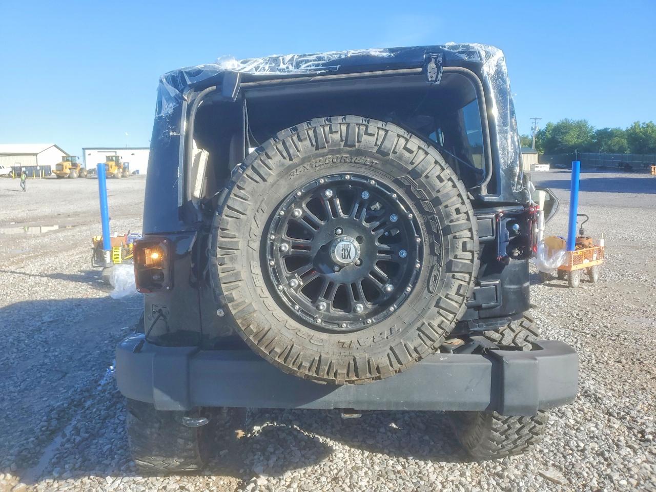 2014 Jeep Wrangler Unlimited Sahara Black vin: 1C4BJWEG0EL135452