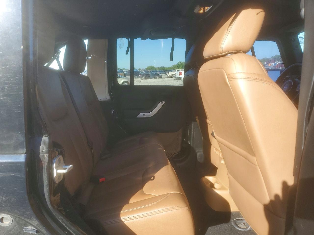 2014 Jeep Wrangler Unlimited Sahara Black vin: 1C4BJWEG0EL135452