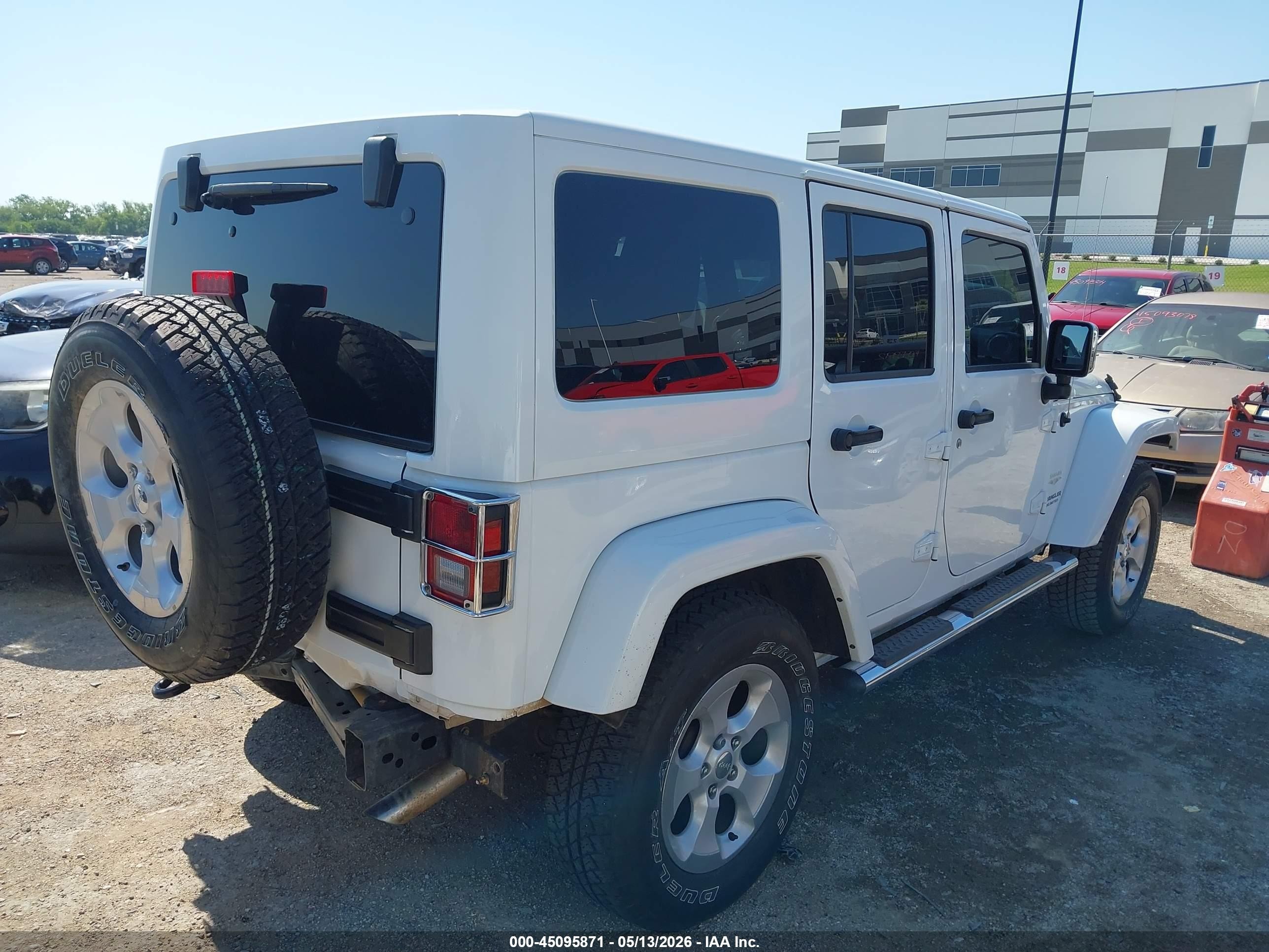 2014 Jeep Wrangler Unlimited Sahara White vin: 1C4BJWEG0EL164790