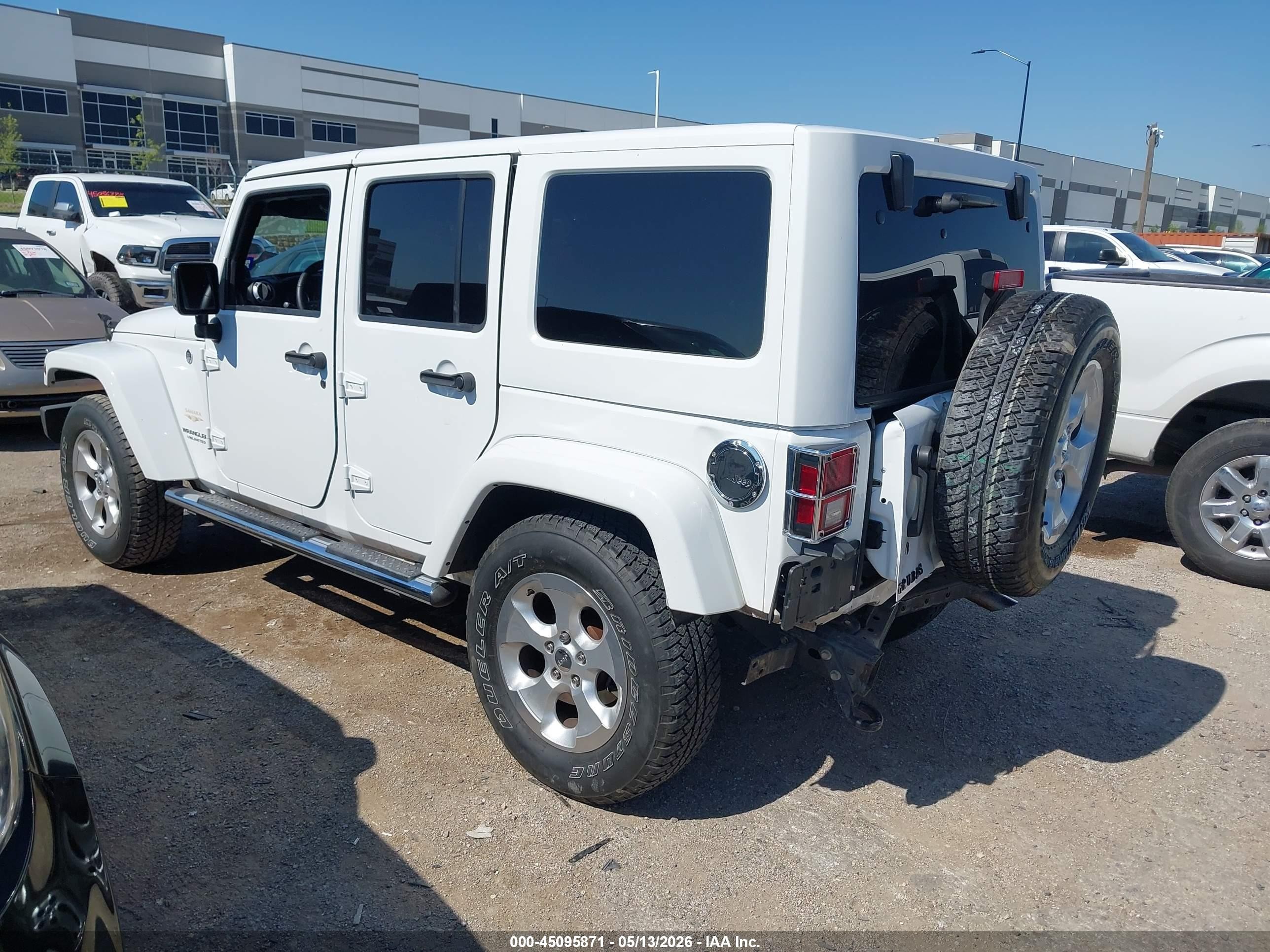 2014 Jeep Wrangler Unlimited Sahara White vin: 1C4BJWEG0EL164790