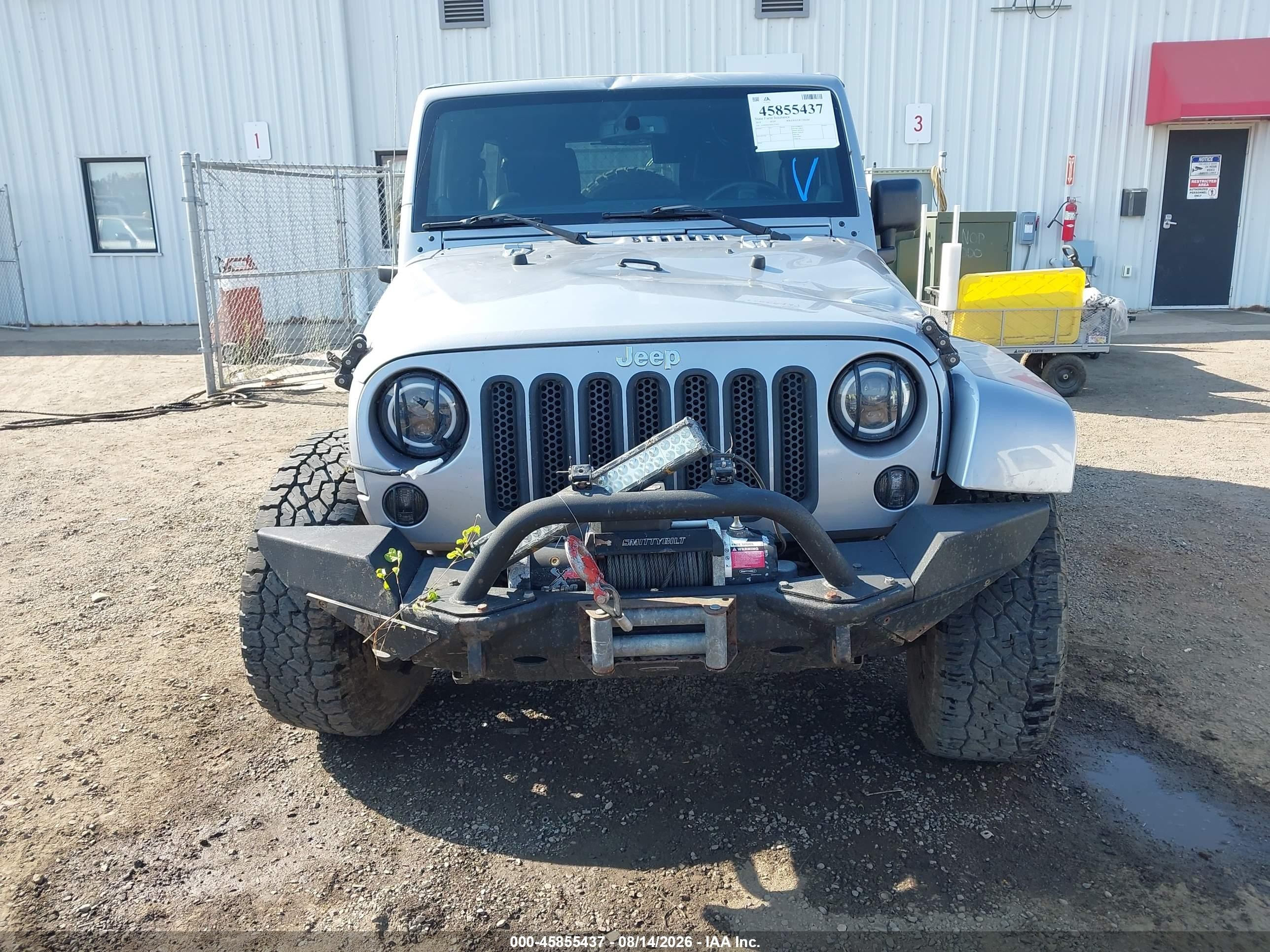 2014 Jeep Wrangler Unlimited Sahara Silver vin: 1C4BJWEG0EL173425