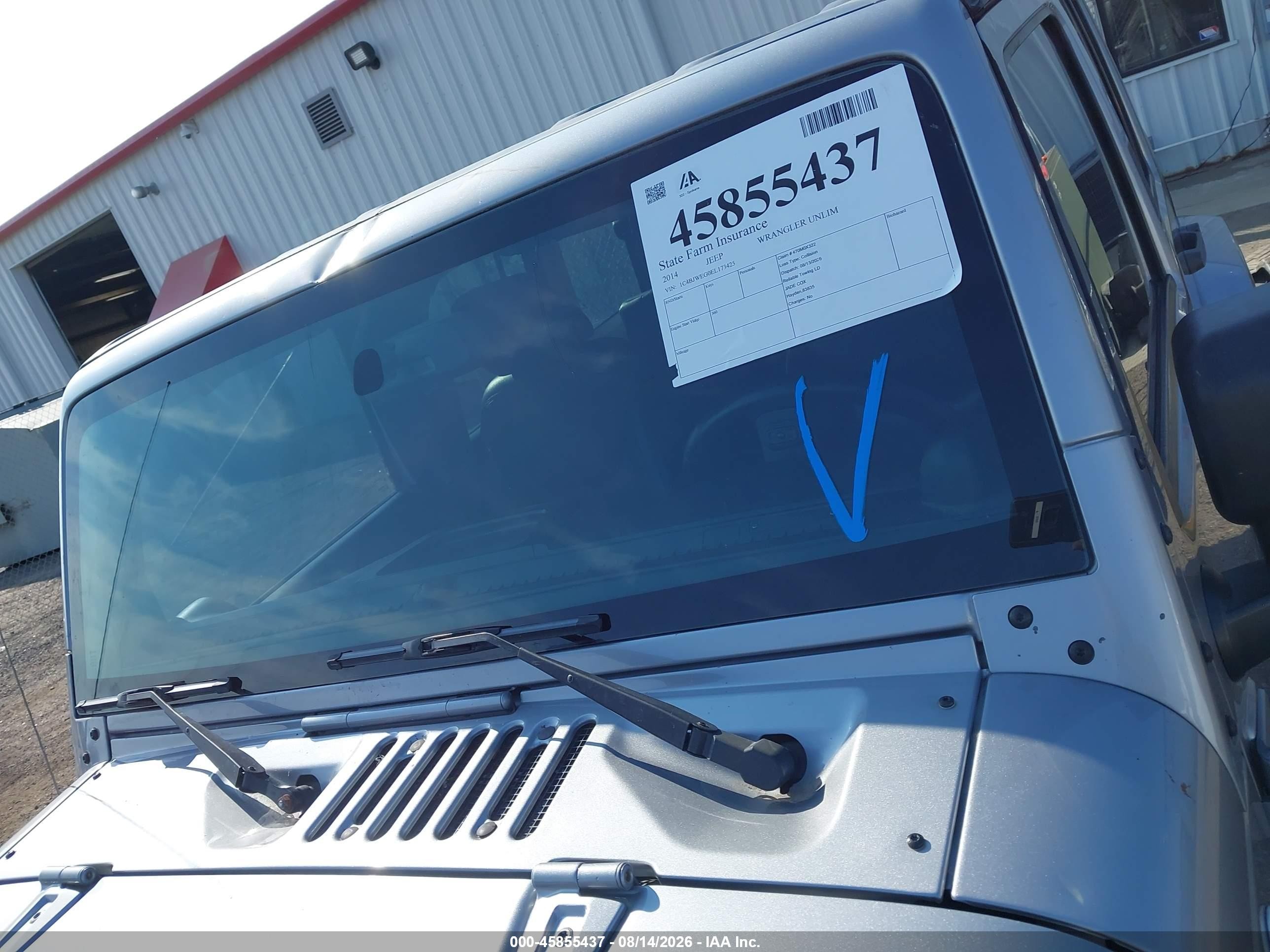 2014 Jeep Wrangler Unlimited Sahara Silver vin: 1C4BJWEG0EL173425