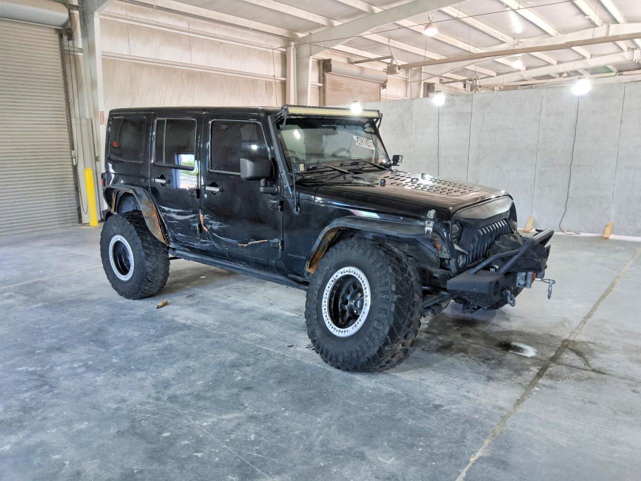 2014 Jeep Wrangler Unlimited Sahara Black vin: 1C4BJWEG0EL190211