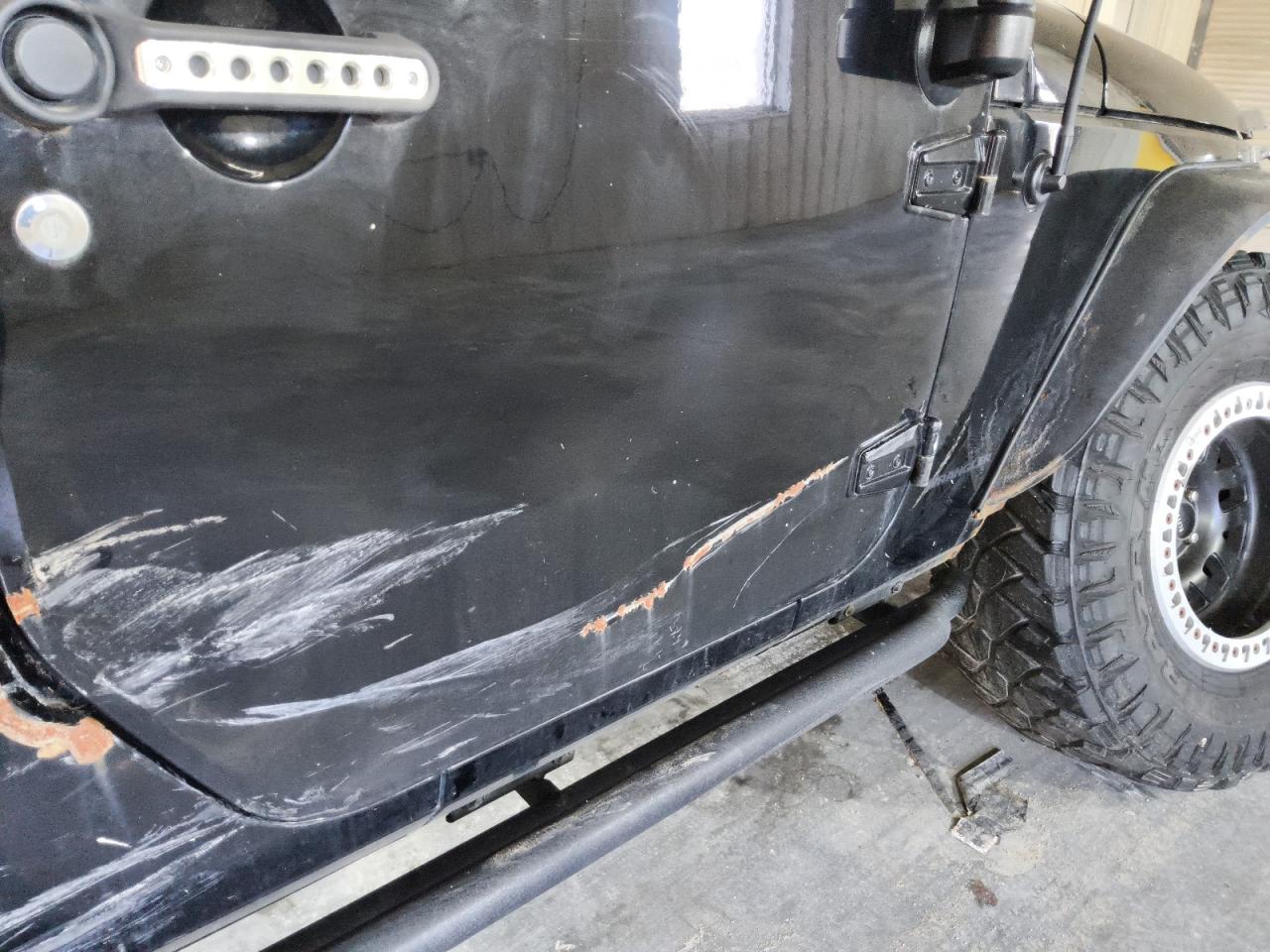 2014 Jeep Wrangler Unlimited Sahara Black vin: 1C4BJWEG0EL190211 Damage: Right Front Door, Dent(S) W/ Paint Dmg, > 12 Inches