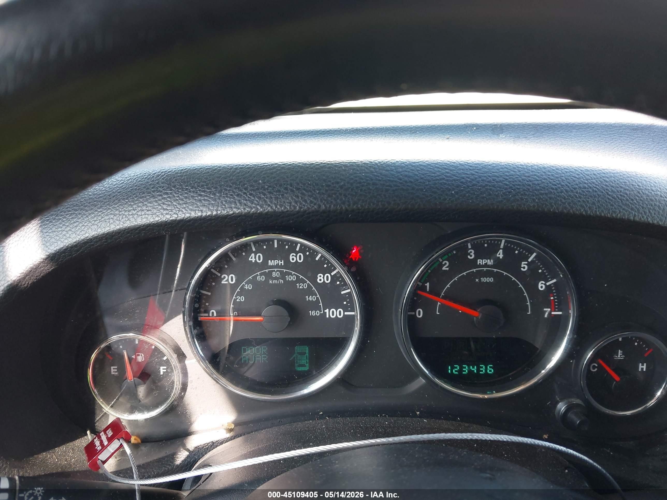 2014 Jeep Wrangler Unlimited Sahara White vin: 1C4BJWEG0EL228665