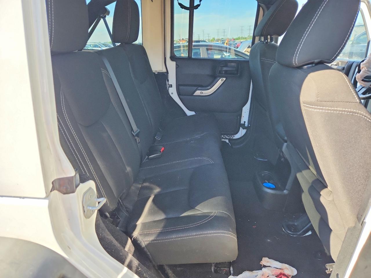 2015 Jeep Wrangler Unlimited Sahara White vin: 1C4BJWEG0FL514470