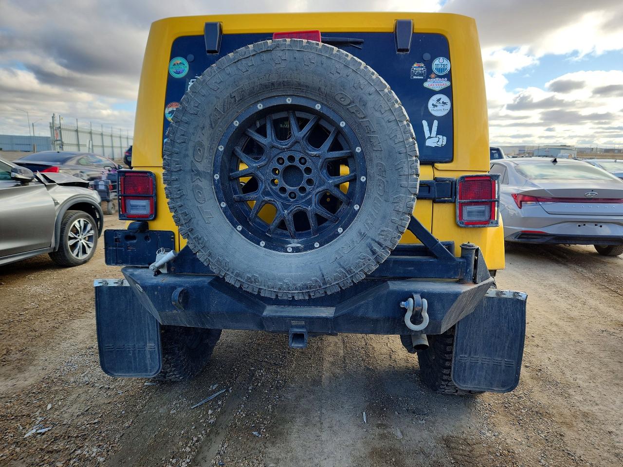 2015 Jeep Wrangler Unlimited Sahara Желтый vin: 1C4BJWEG0FL552166