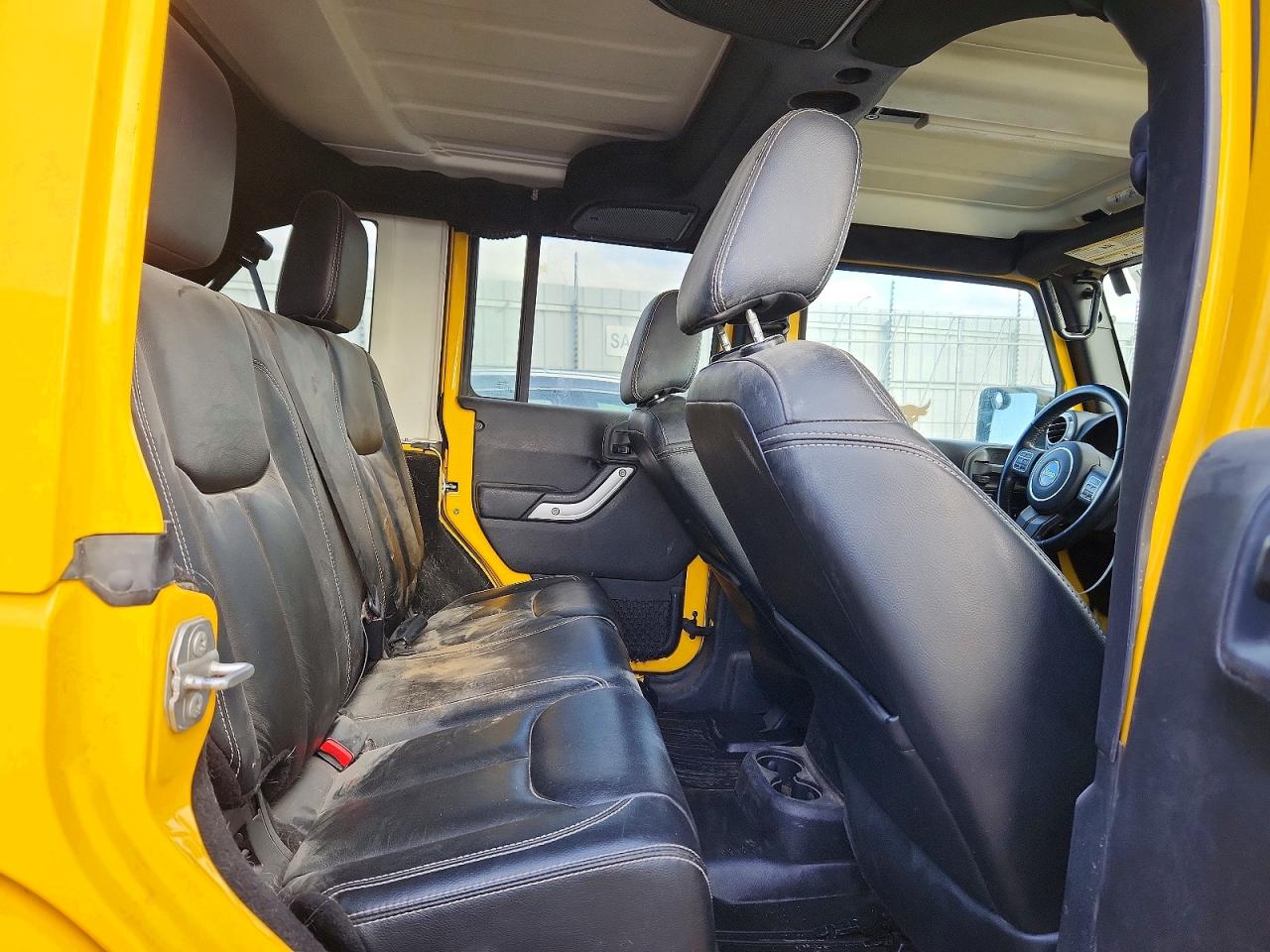 2015 Jeep Wrangler Unlimited Sahara Желтый vin: 1C4BJWEG0FL552166