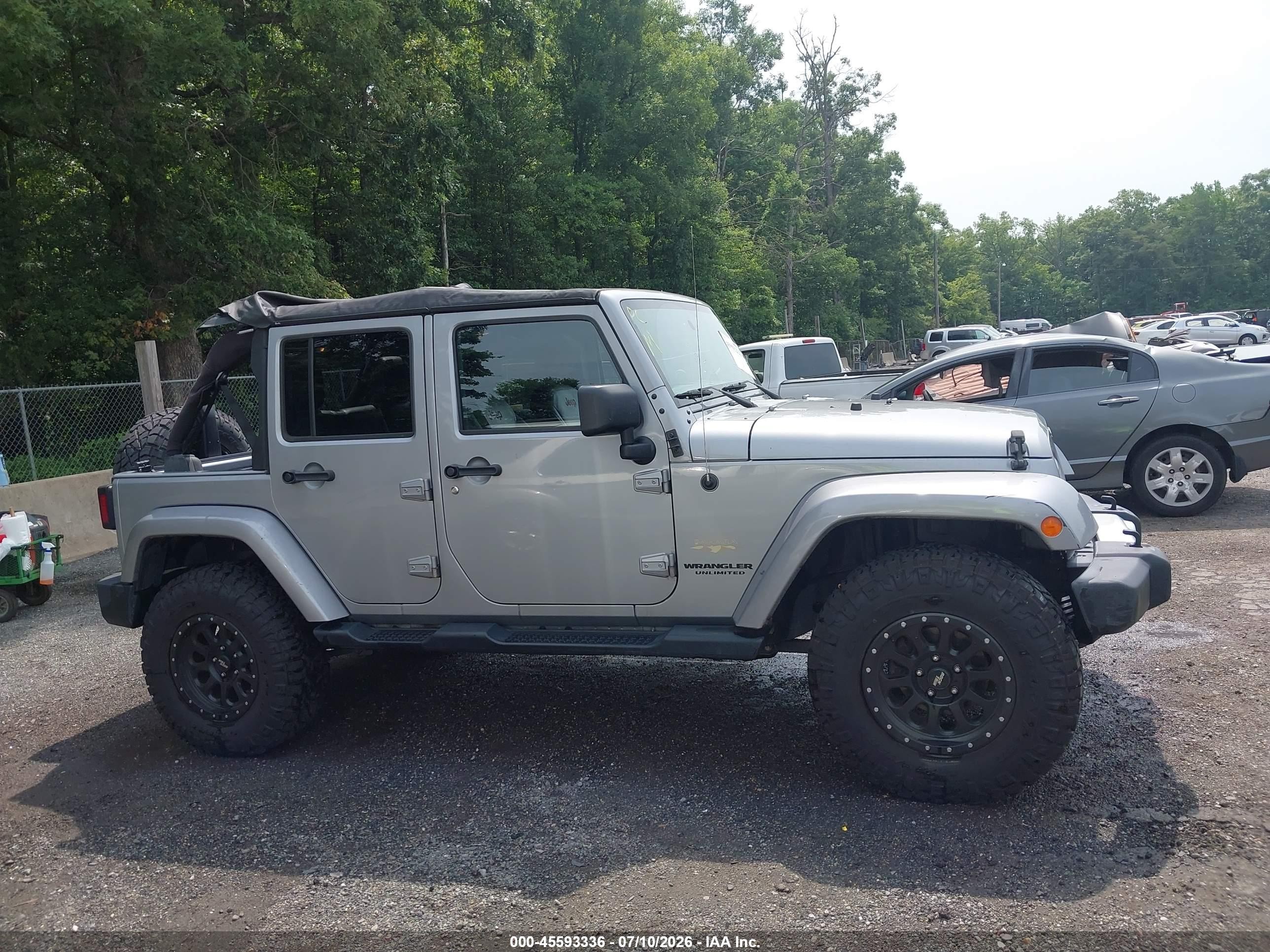 2015 Jeep Wrangler Unlimited Sahara Silver vin: 1C4BJWEG0FL620708
