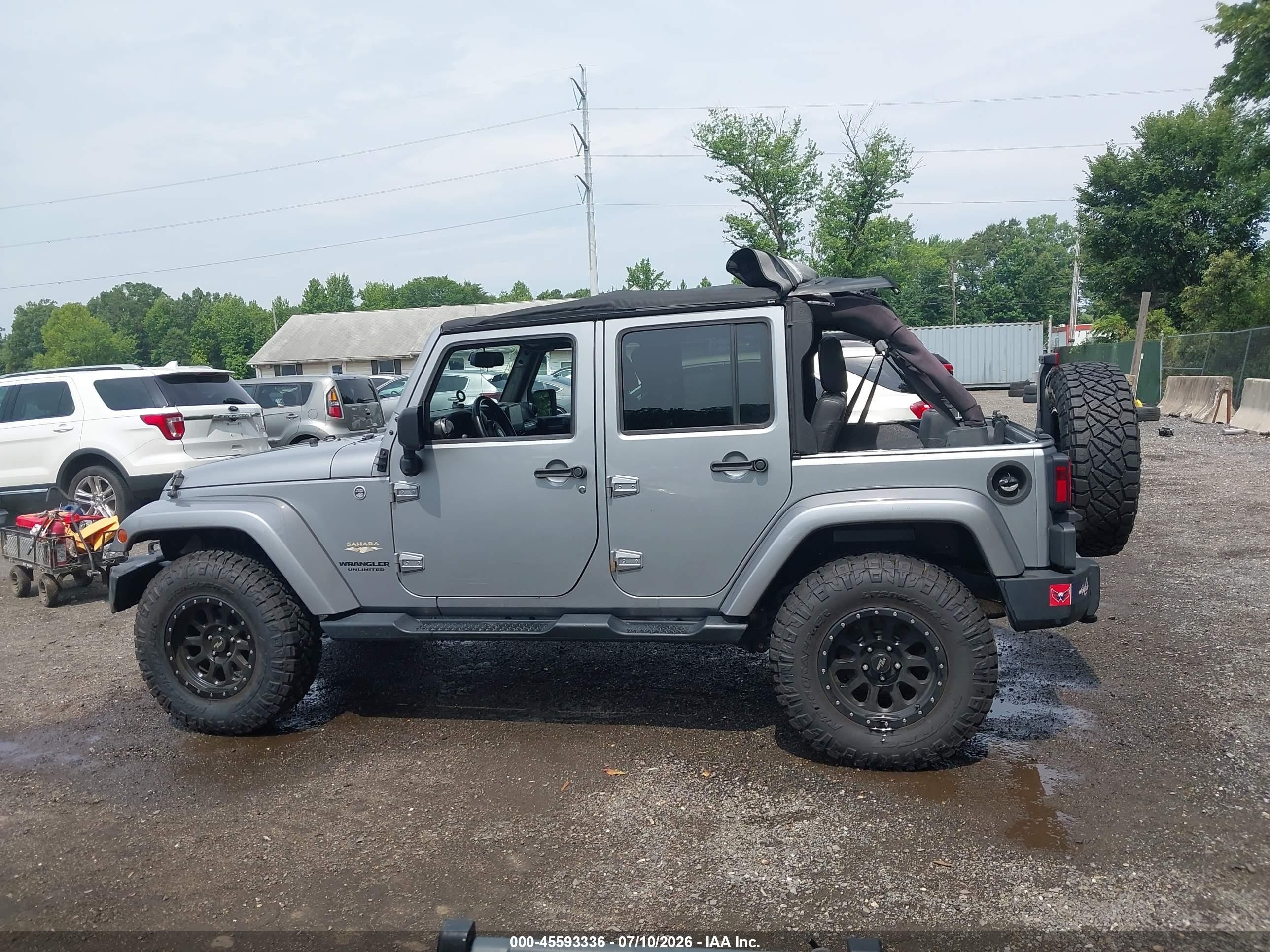 2015 Jeep Wrangler Unlimited Sahara Silver vin: 1C4BJWEG0FL620708