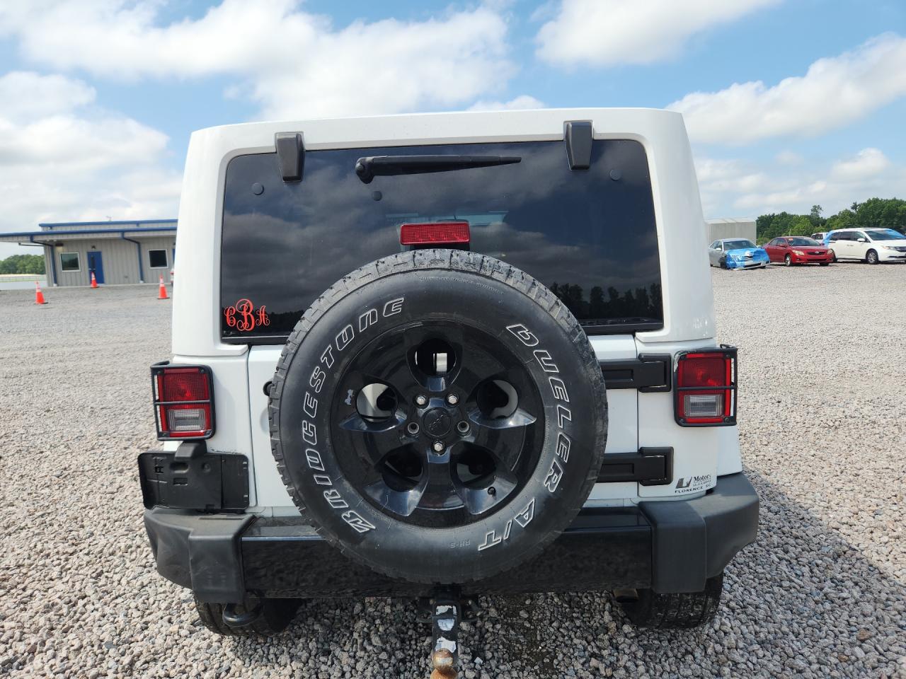 2015 Jeep Wrangler Unlimited Sahara White vin: 1C4BJWEG0FL680729