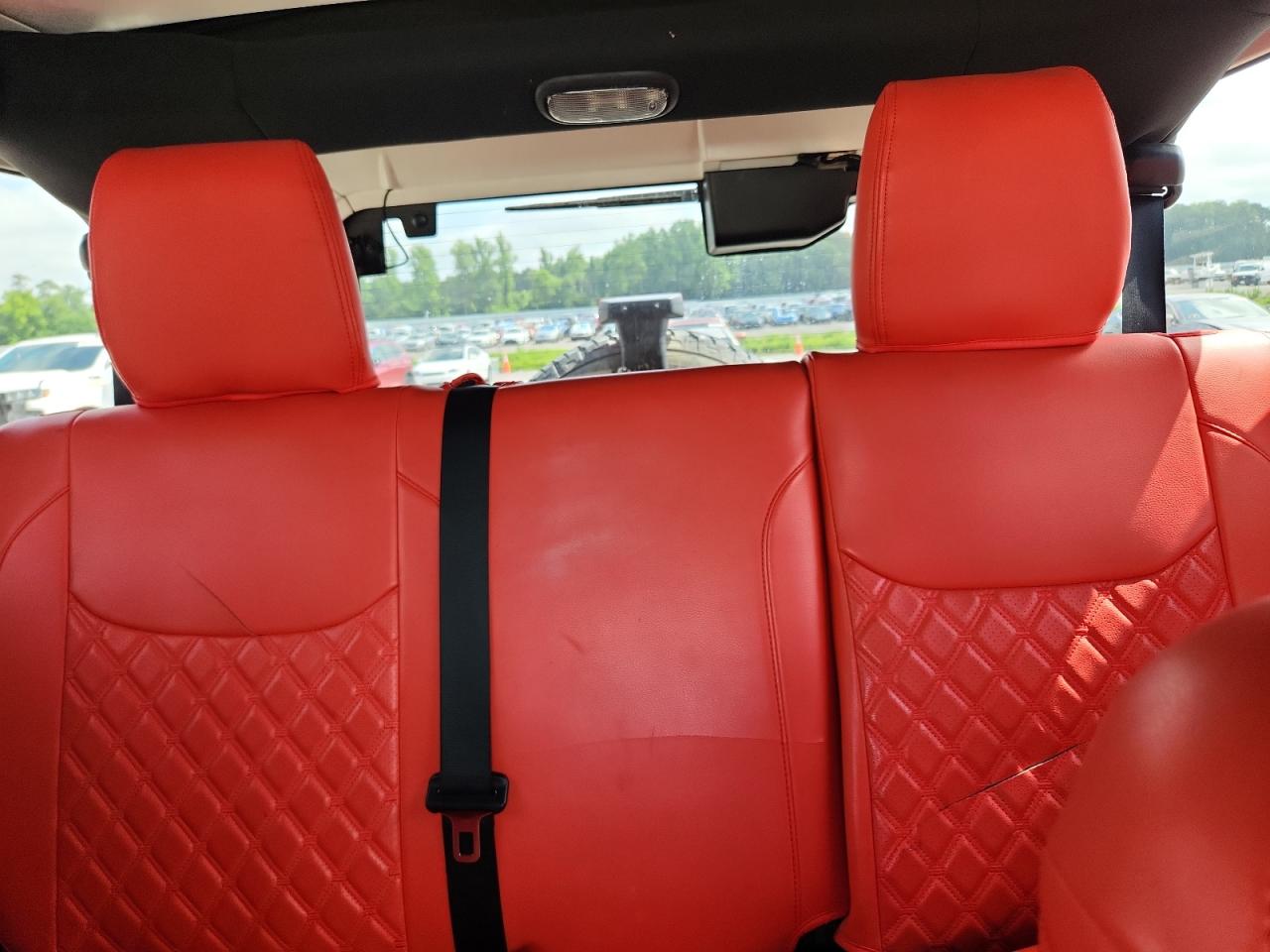 2015 Jeep Wrangler Unlimited Sahara White vin: 1C4BJWEG0FL680729