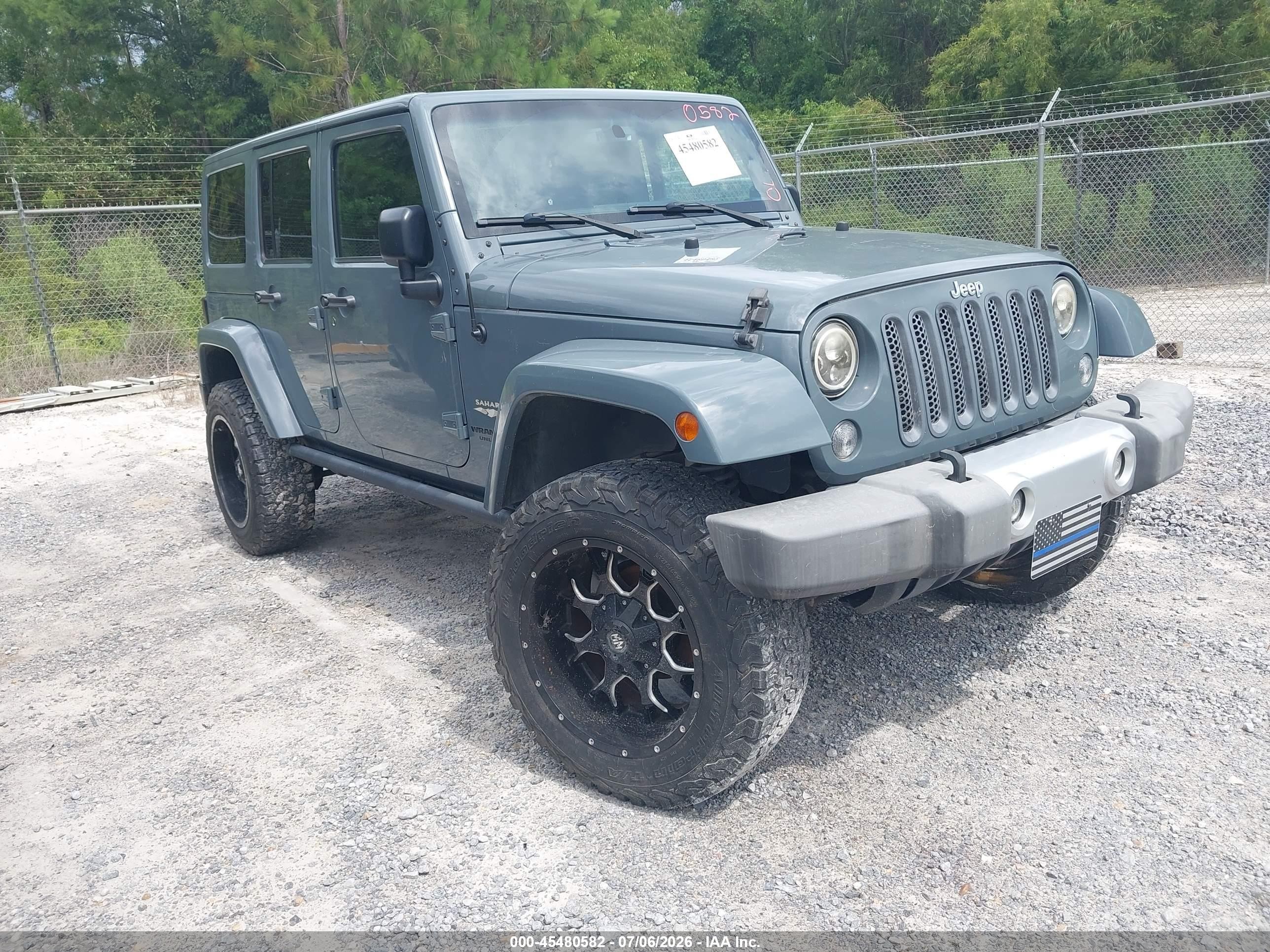 2015 Jeep Wrangler Unlimited Sahara Gray vin: 1C4BJWEG0FL704222