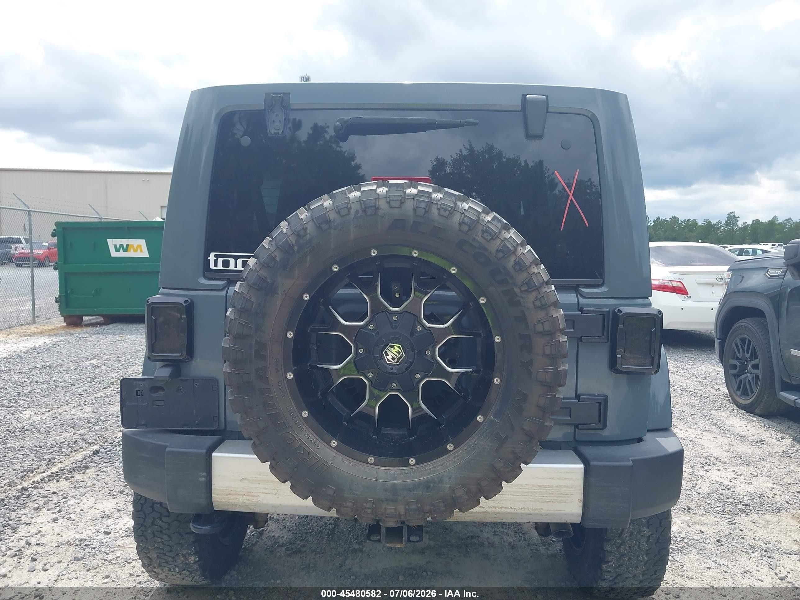 2015 Jeep Wrangler Unlimited Sahara Gray vin: 1C4BJWEG0FL704222