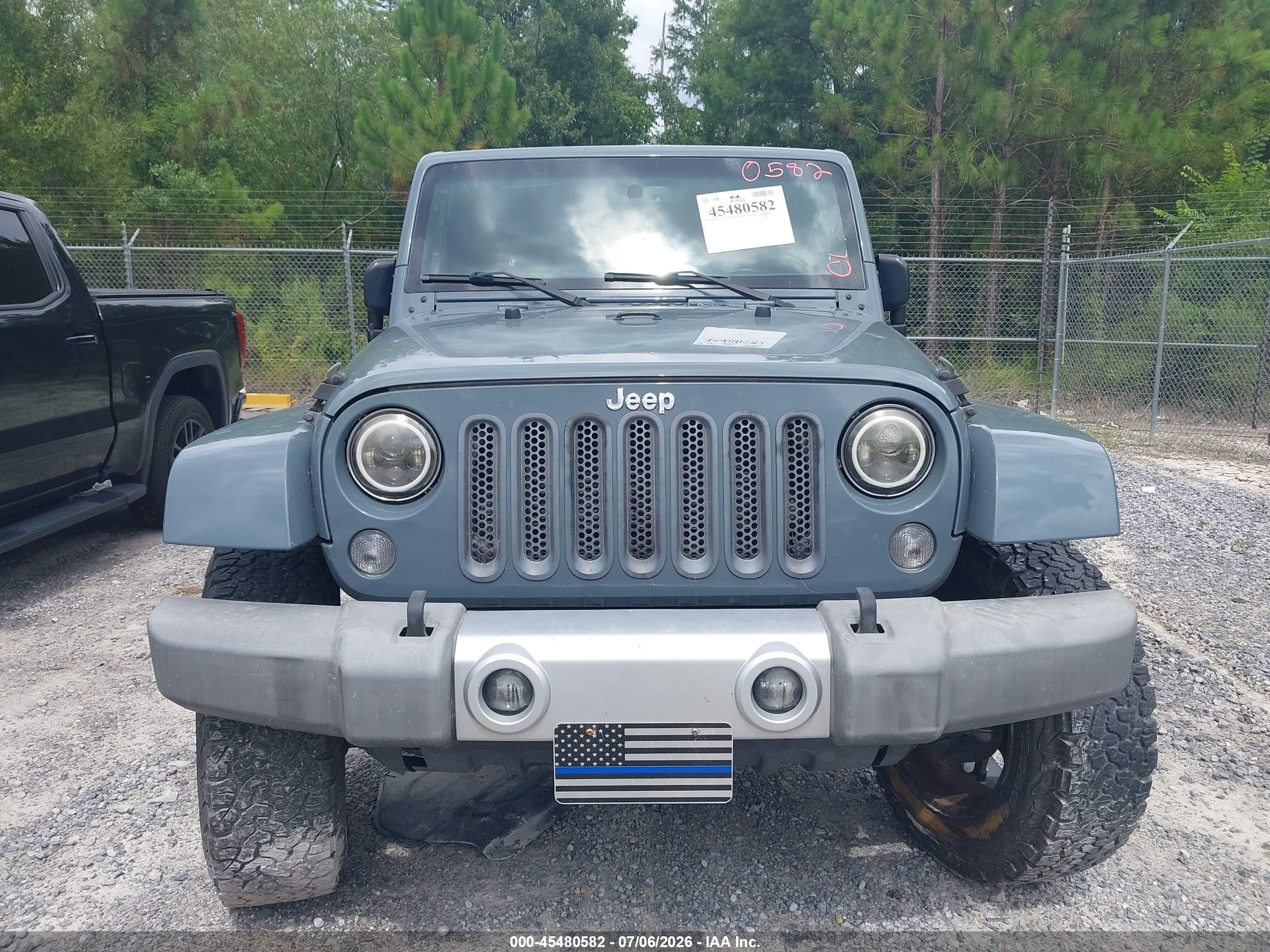 2015 Jeep Wrangler Unlimited Sahara Gray vin: 1C4BJWEG0FL704222
