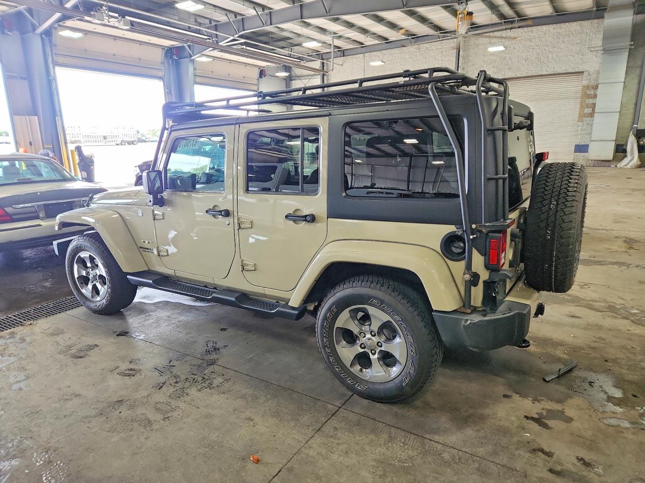 2017 Jeep Wrangler Unlimited Sahara Beige vin: 1C4BJWEG0HL589236