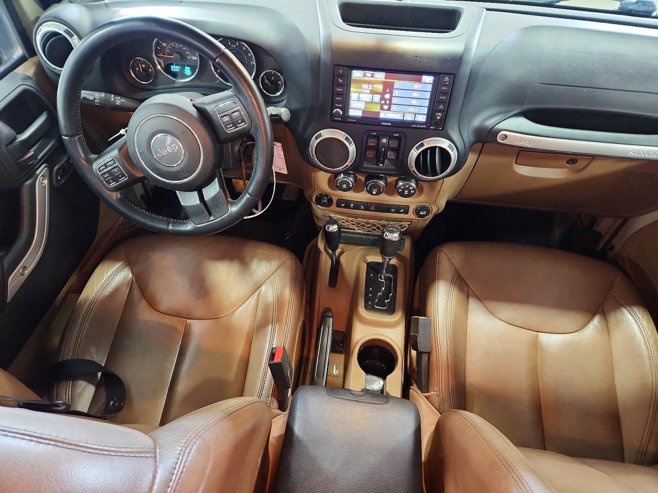 2017 Jeep Wrangler Unlimited Sahara Beige vin: 1C4BJWEG0HL589236