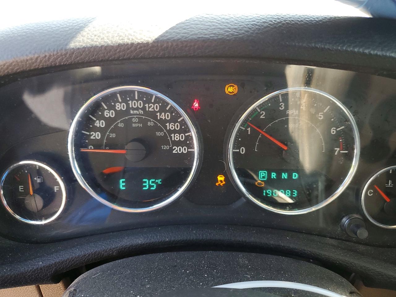 2012 Jeep Wrangler Unlimited Sahara Beige vin: 1C4BJWEG1CL103137