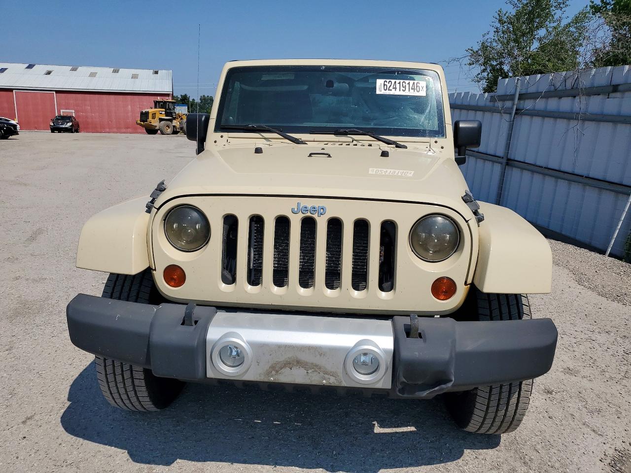 2012 Jeep Wrangler Unlimited Sahara Beige vin: 1C4BJWEG1CL103137