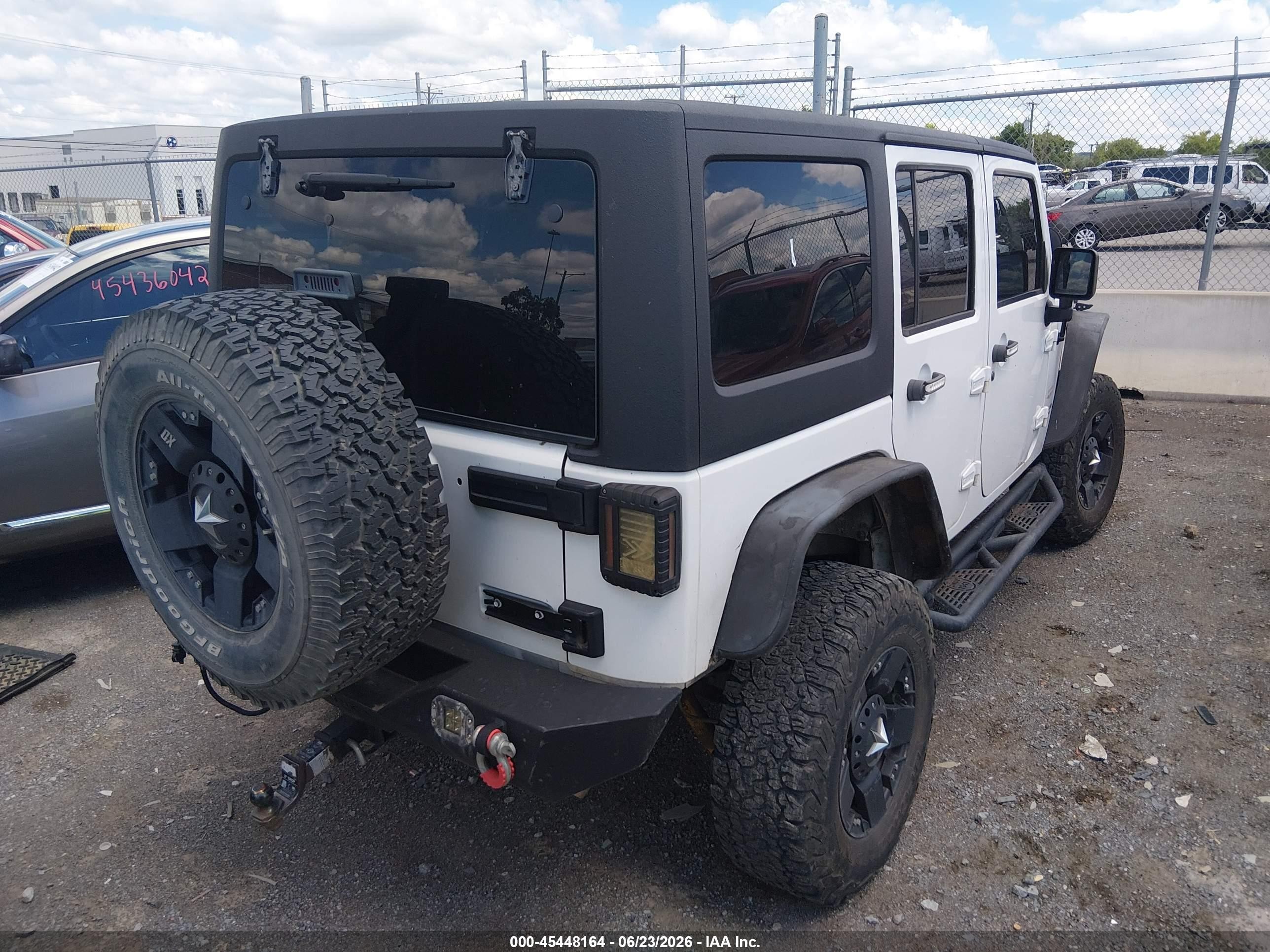 2012 Jeep Wrangler Unlimited Sahara White vin: 1C4BJWEG1CL108354