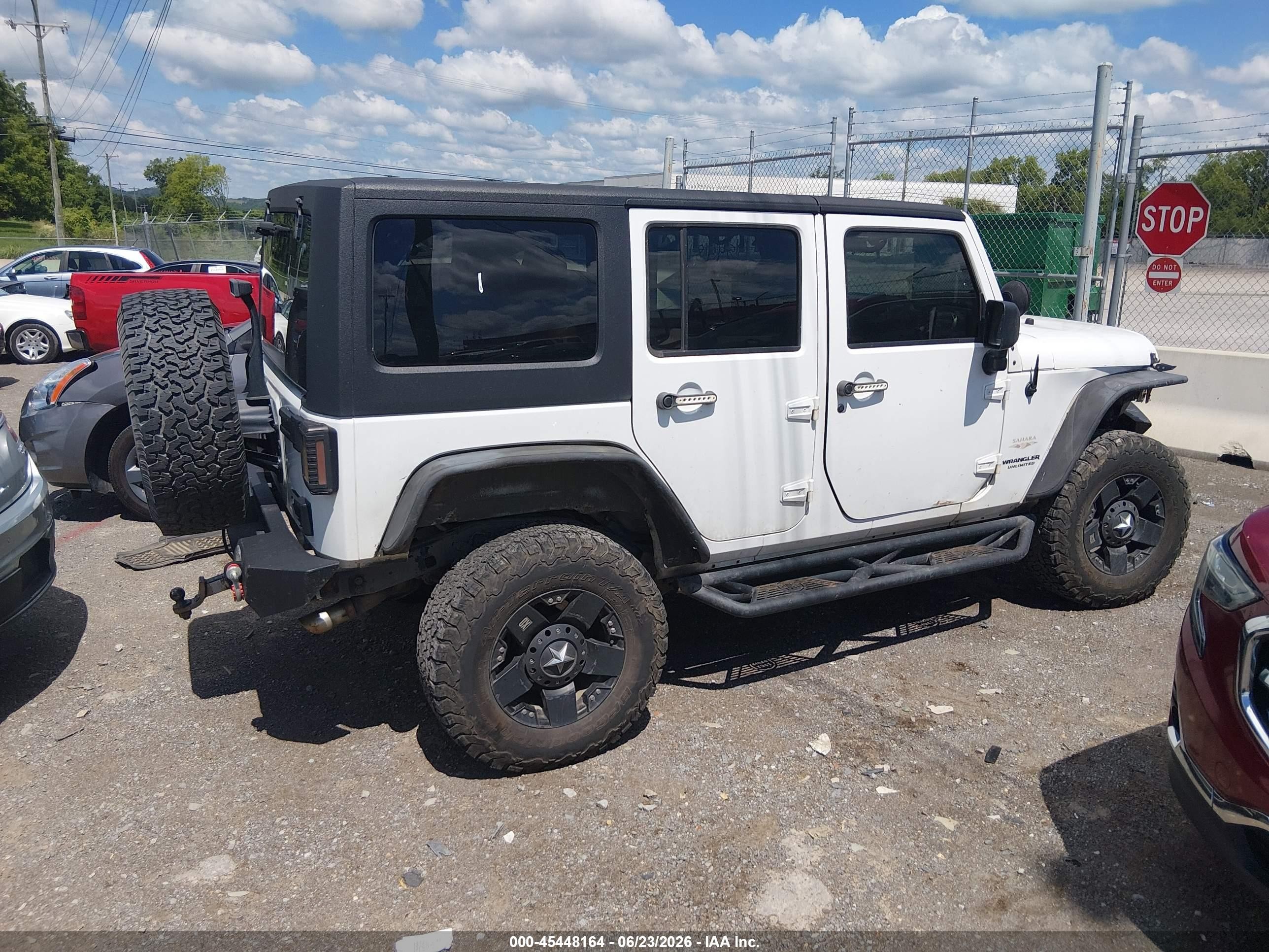 2012 Jeep Wrangler Unlimited Sahara White vin: 1C4BJWEG1CL108354